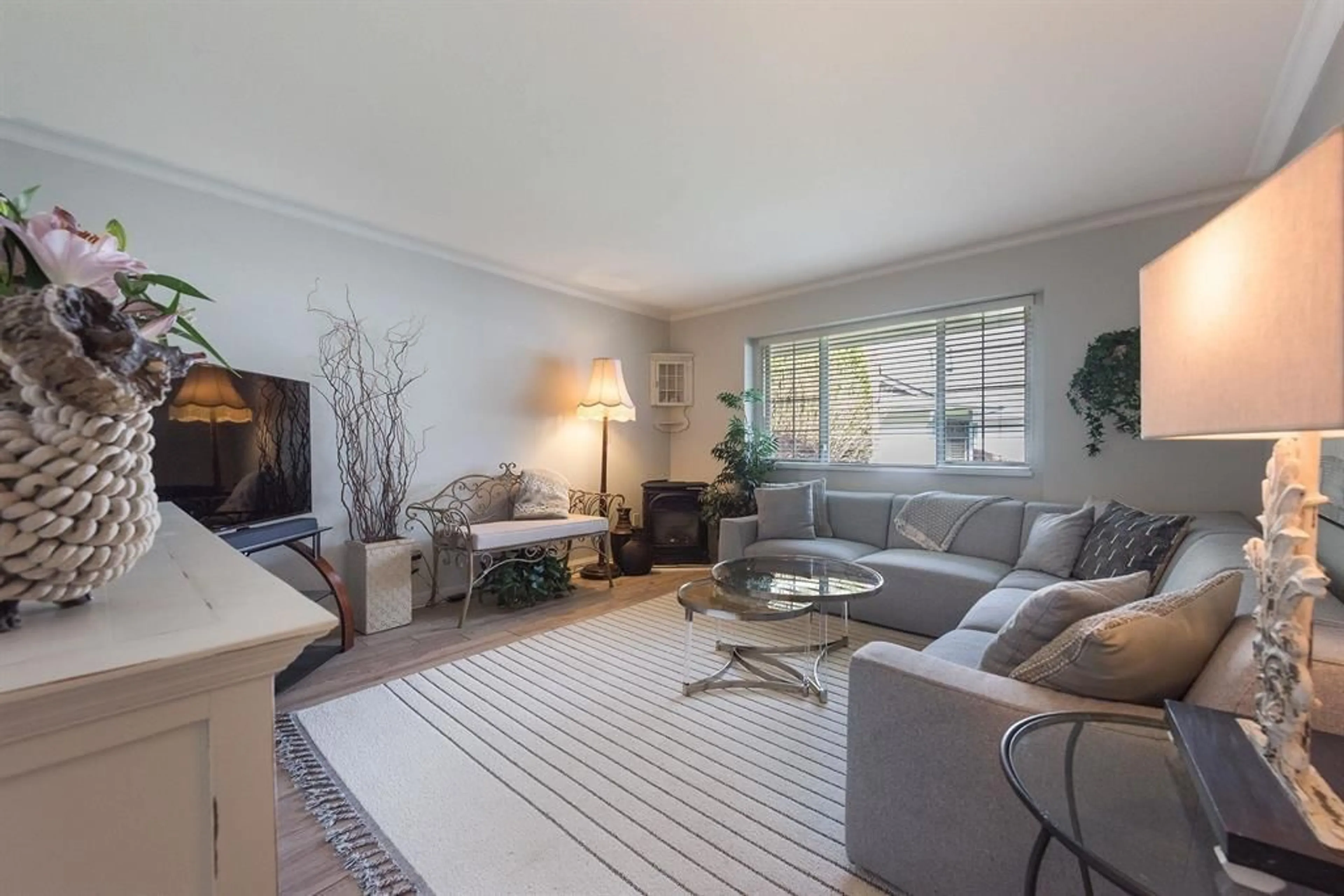 Living room with furniture, unknown for 5257 197 STREET, Langley British Columbia V3A7X8