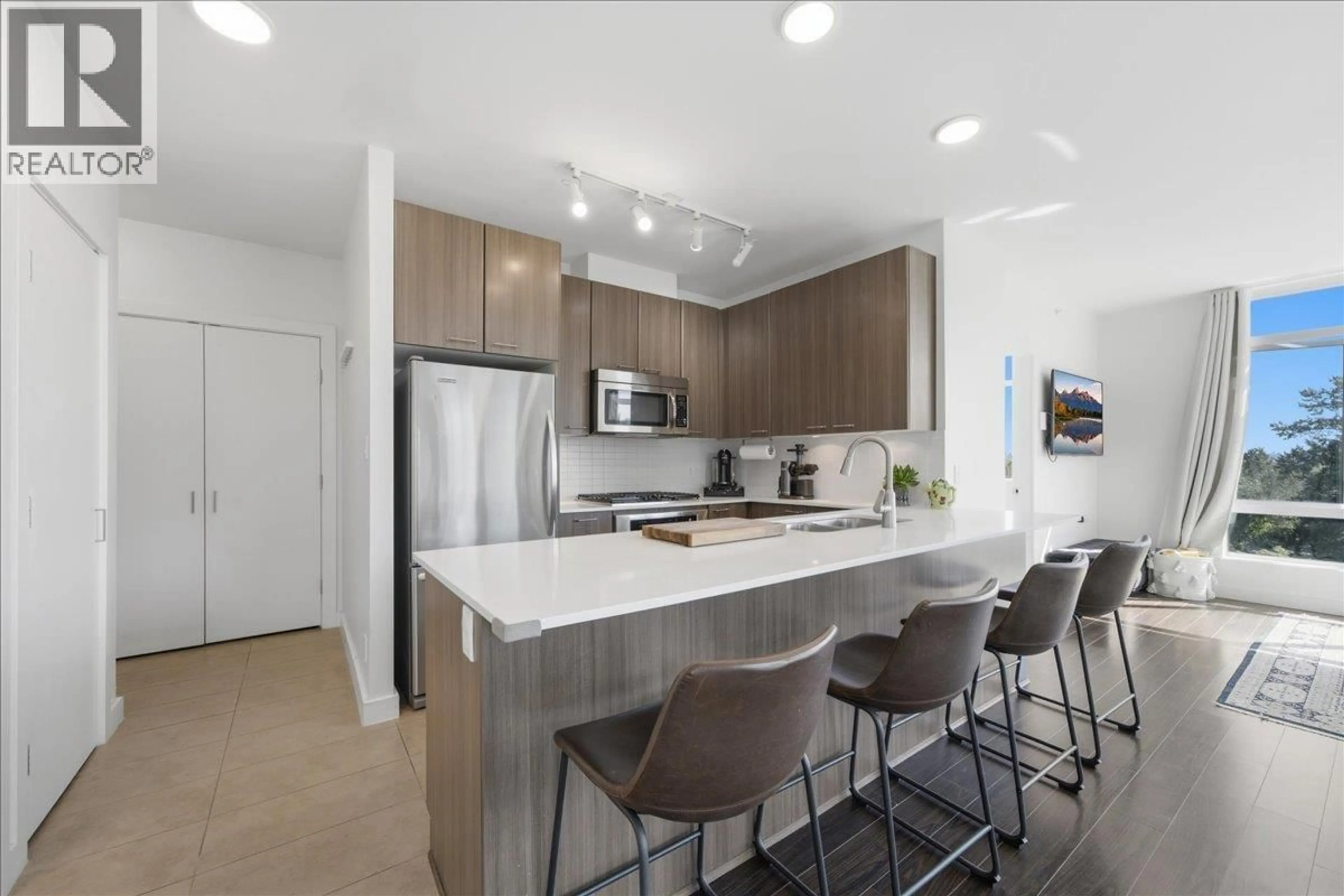 Open concept kitchen, unknown for 802 - 2789 SHAUGHNESSY STREET, Port Coquitlam British Columbia V3C0C3