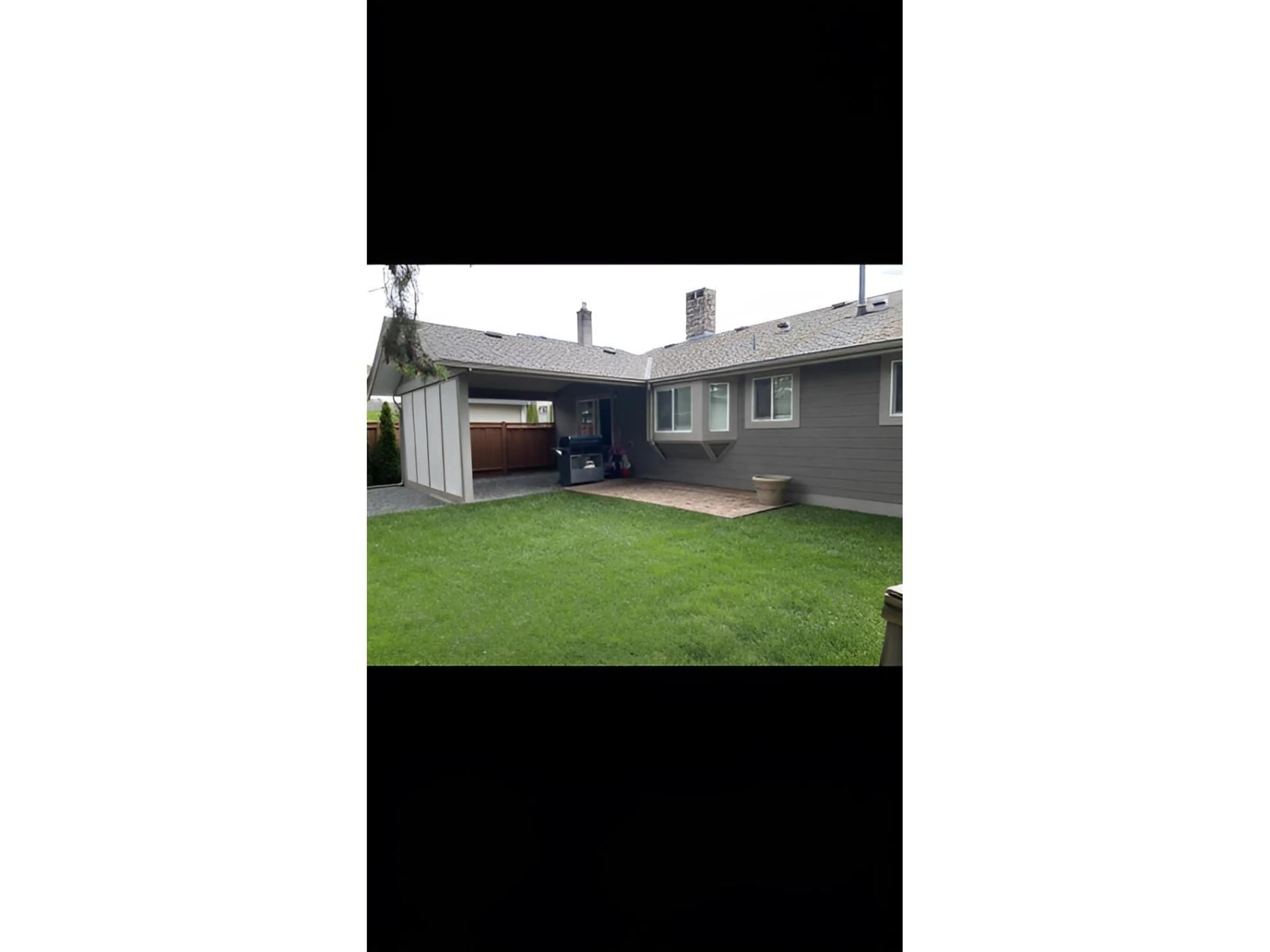 A pic from outside/outdoor area/front of a property/back of a property/a pic from drone, street for 26891 32A AVENUE, Langley British Columbia V4W3G4