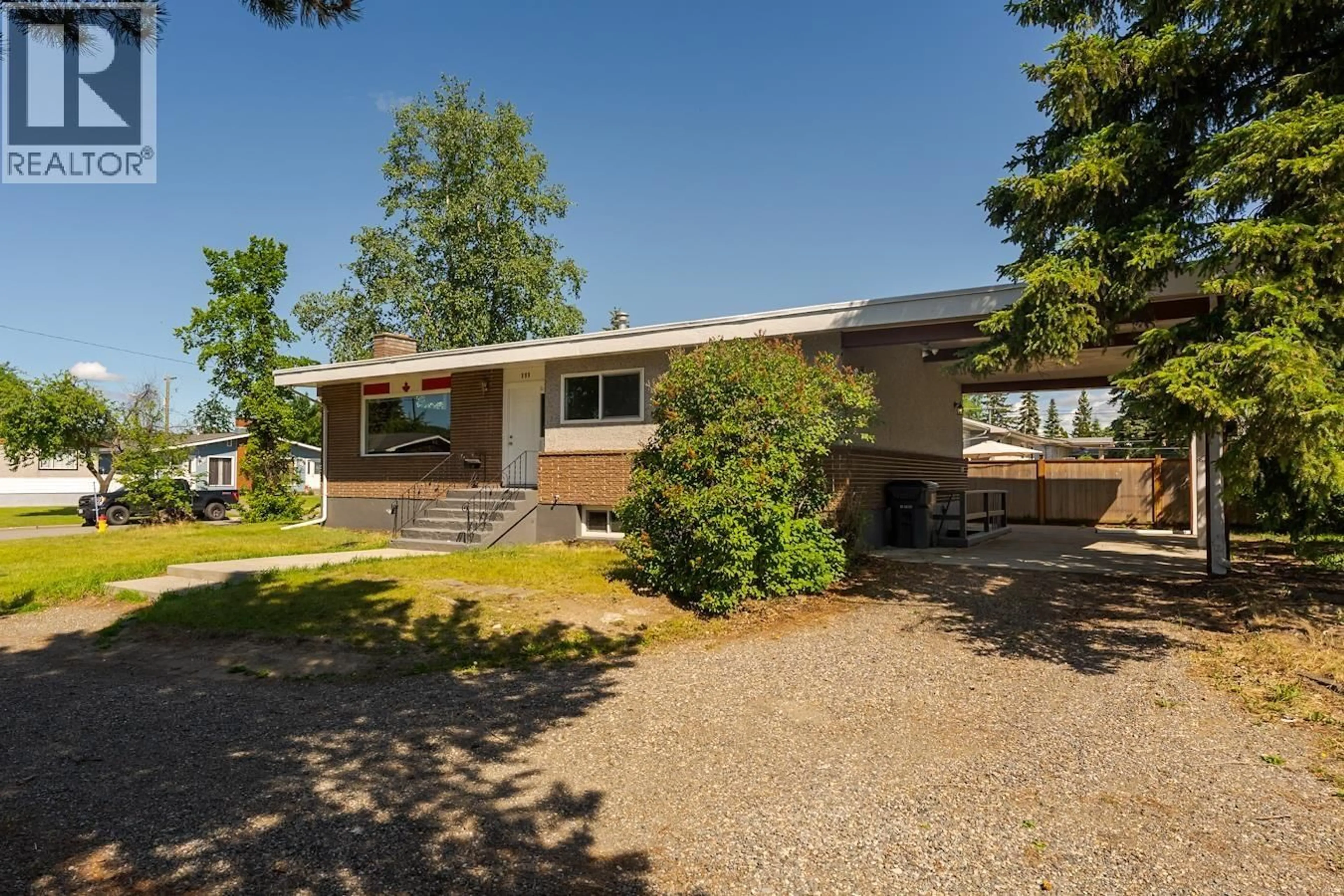 Home with vinyl exterior material, unknown for 288 NICHOLSON STREET, Prince George British Columbia V2M3L9
