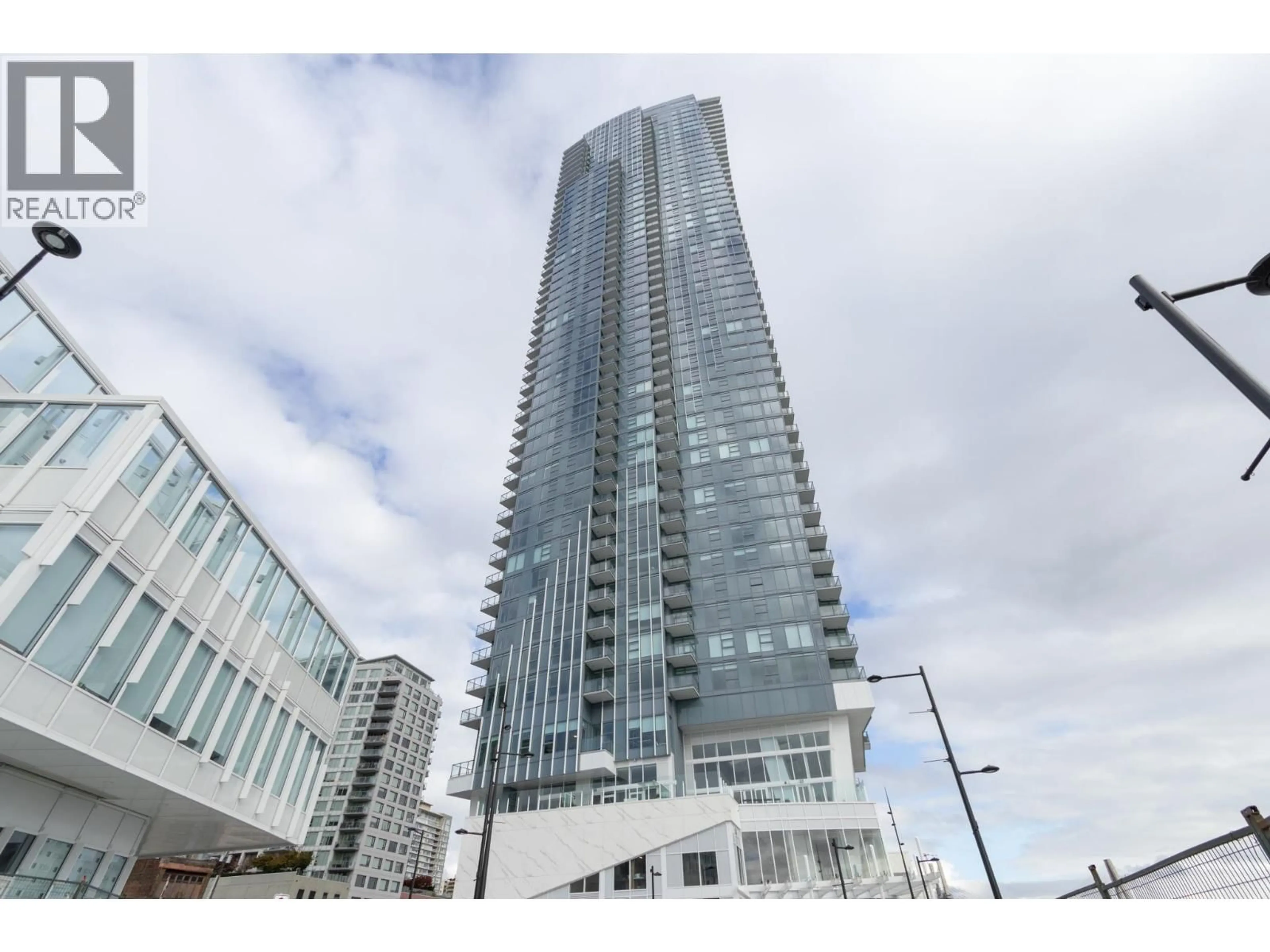Indoor foyer for 1704 - 680 QUAYSIDE DRIVE, New Westminster British Columbia V3M0P2
