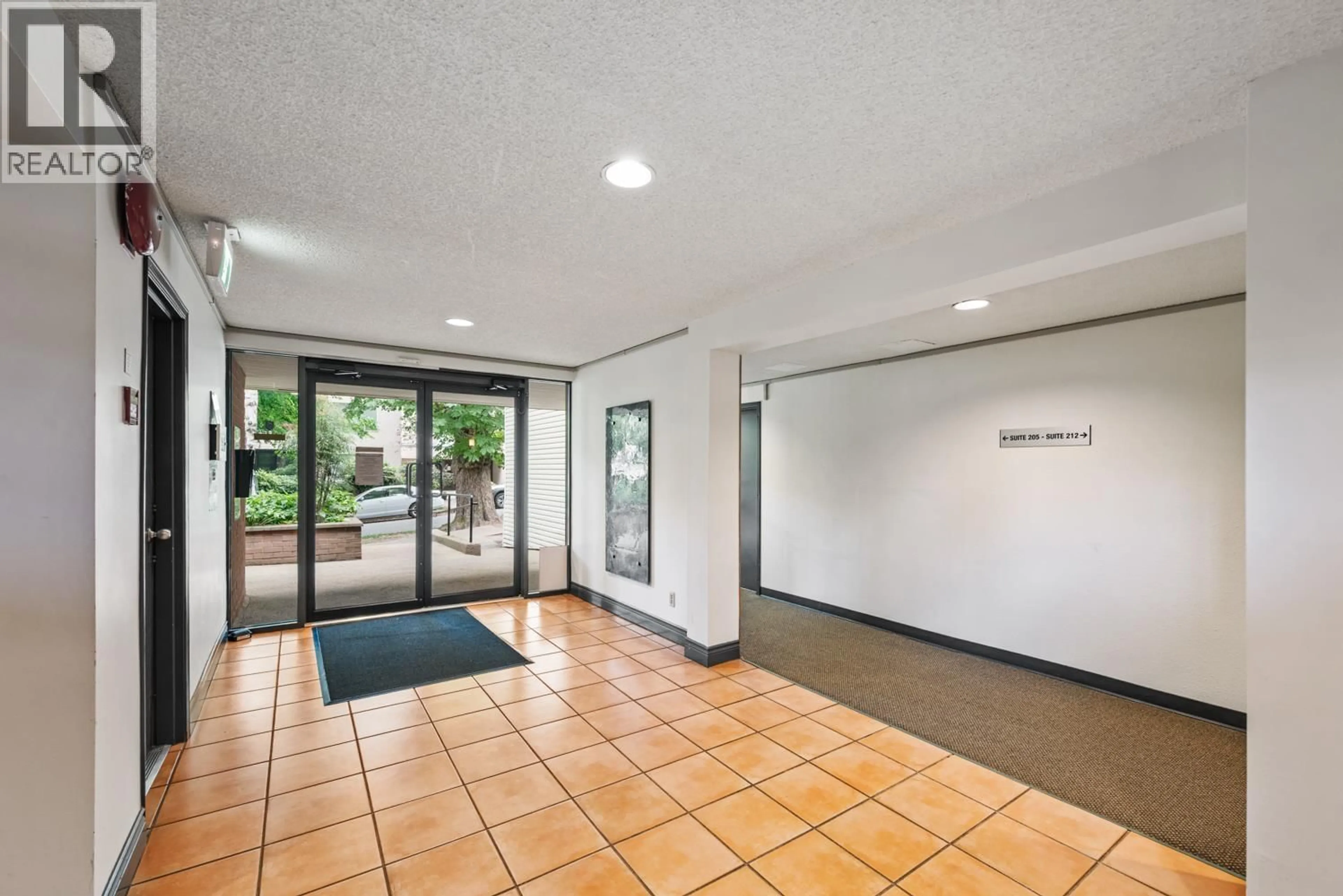 Indoor foyer for 402 - 1350 COMOX STREET, Vancouver British Columbia V6E4E1