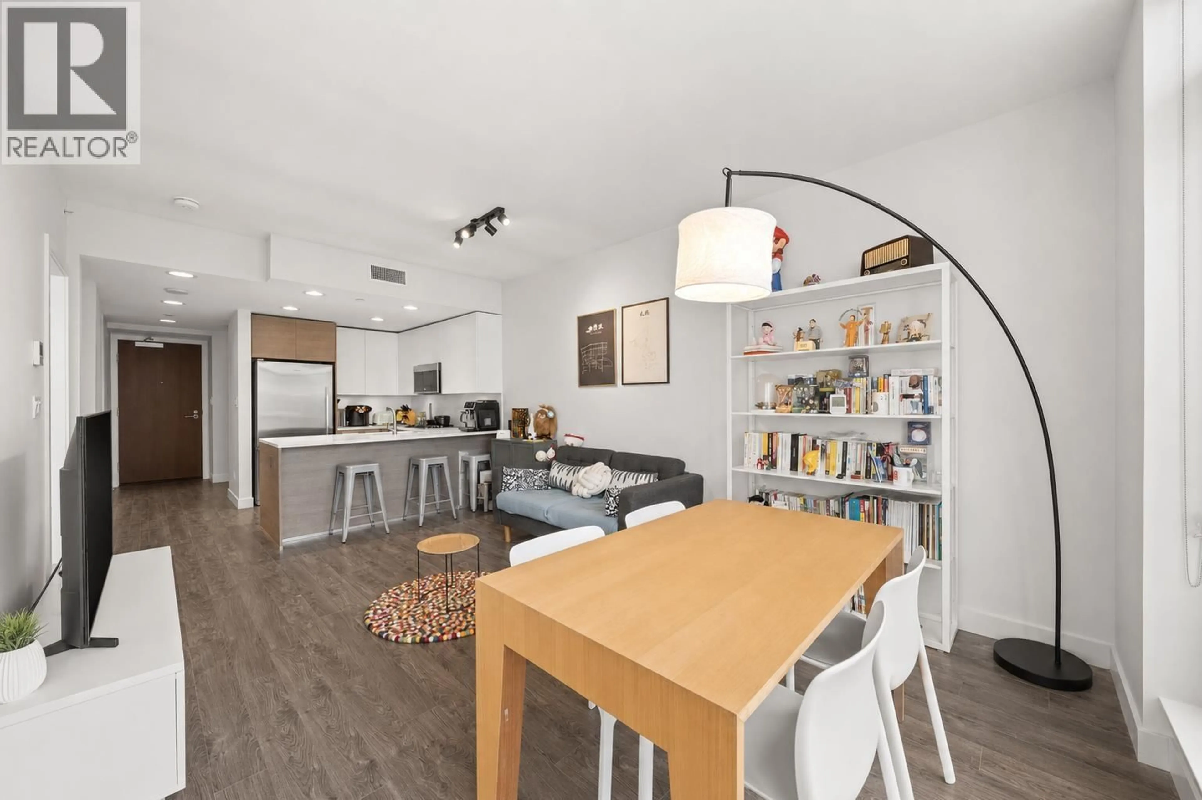 Open concept kitchen, wood/laminate floor for 1103 - 2008 ROSSER AVENUE, Burnaby British Columbia V5C0H8