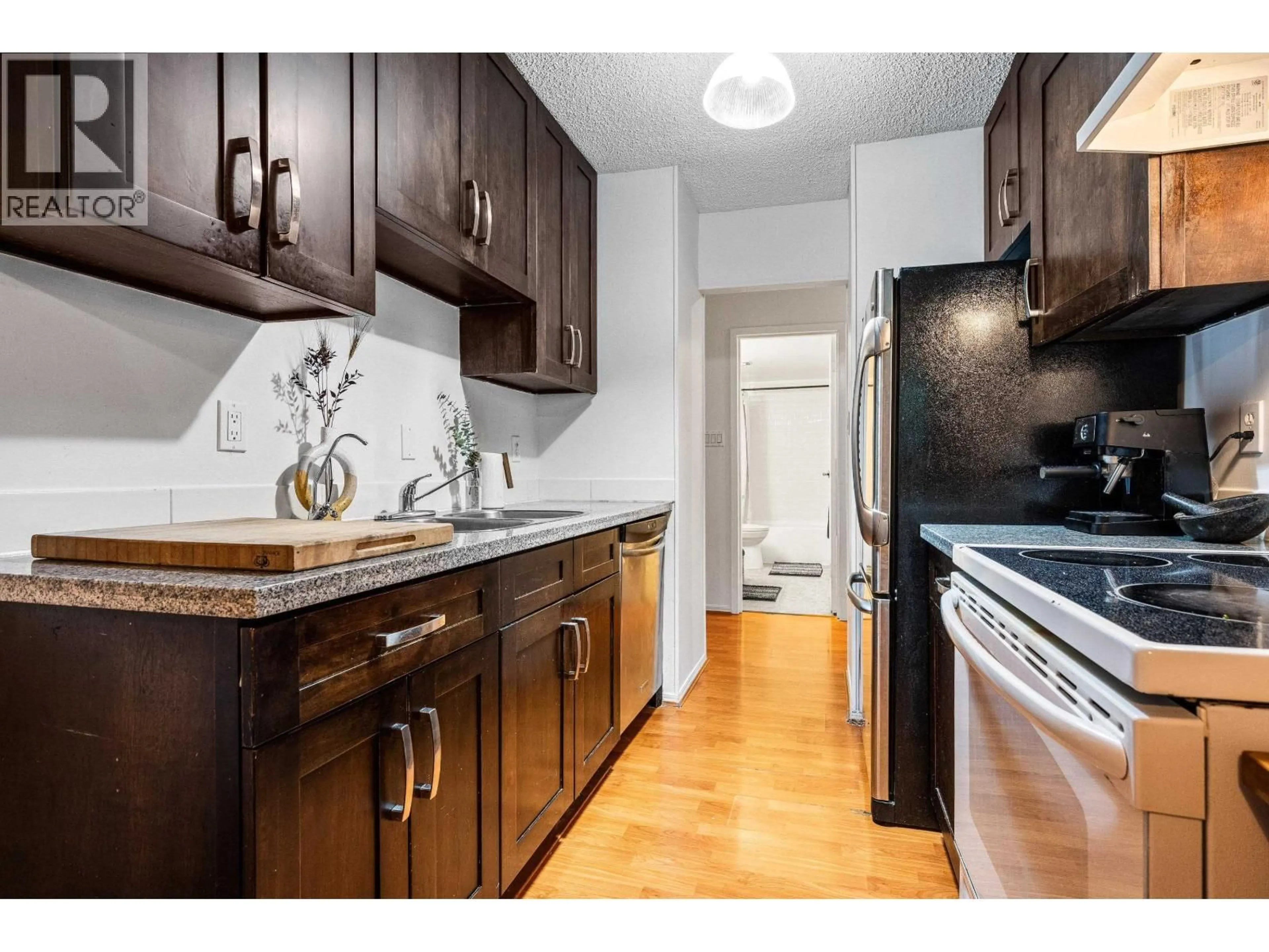 Standard kitchen, wood/laminate floor for 402 - 5340 HASTINGS STREET, Burnaby British Columbia V5B1R1