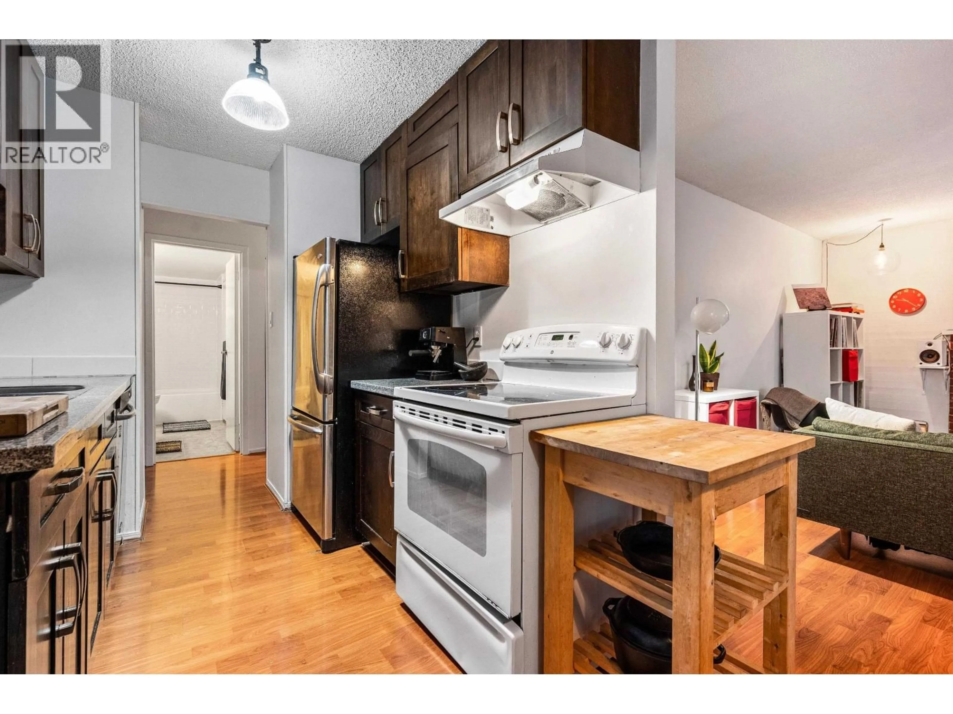 Standard kitchen, wood/laminate floor for 402 - 5340 HASTINGS STREET, Burnaby British Columbia V5B1R1