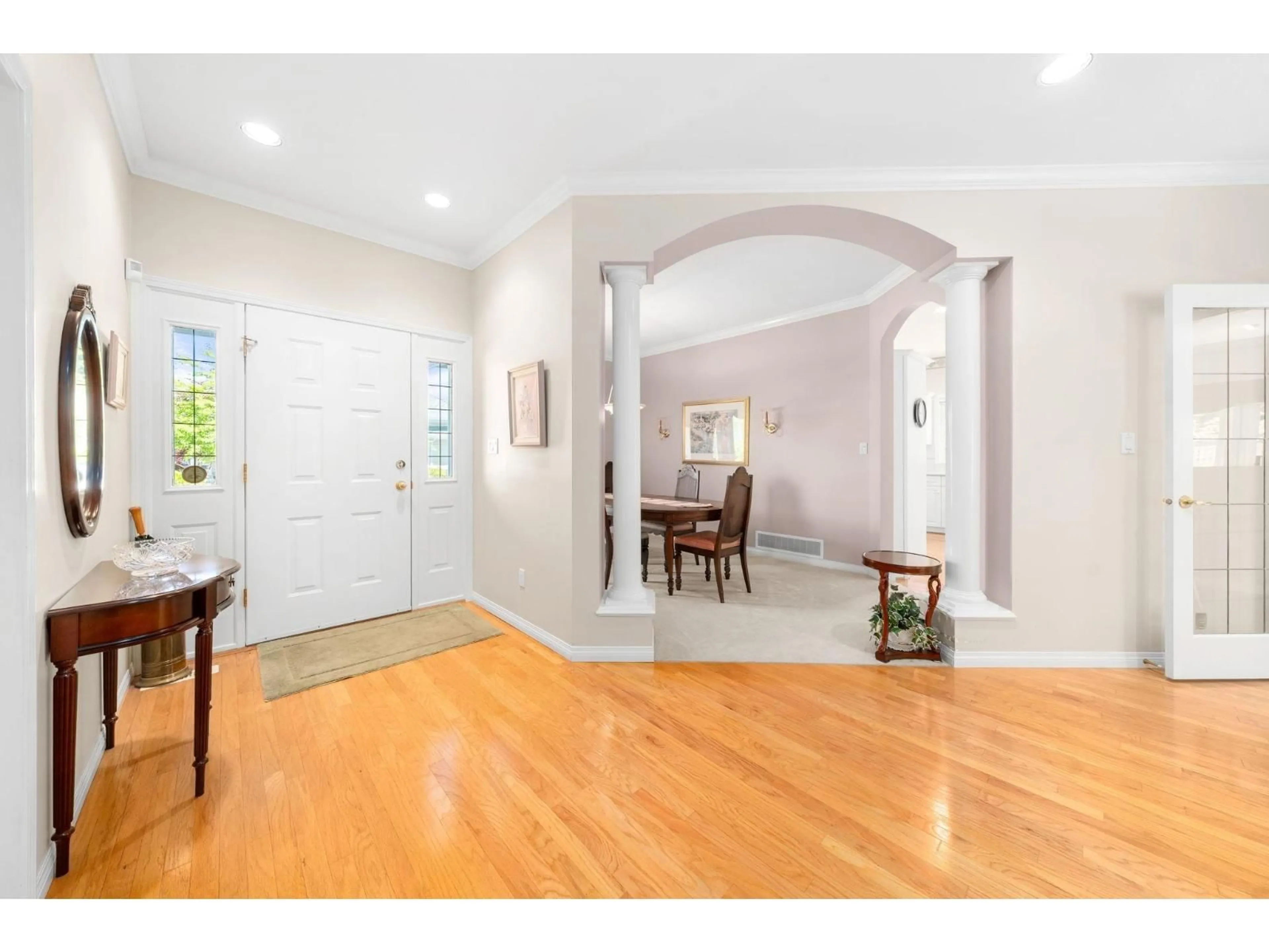 Indoor entryway for 3 - 1881 144 STREET, Surrey British Columbia V4A7E8