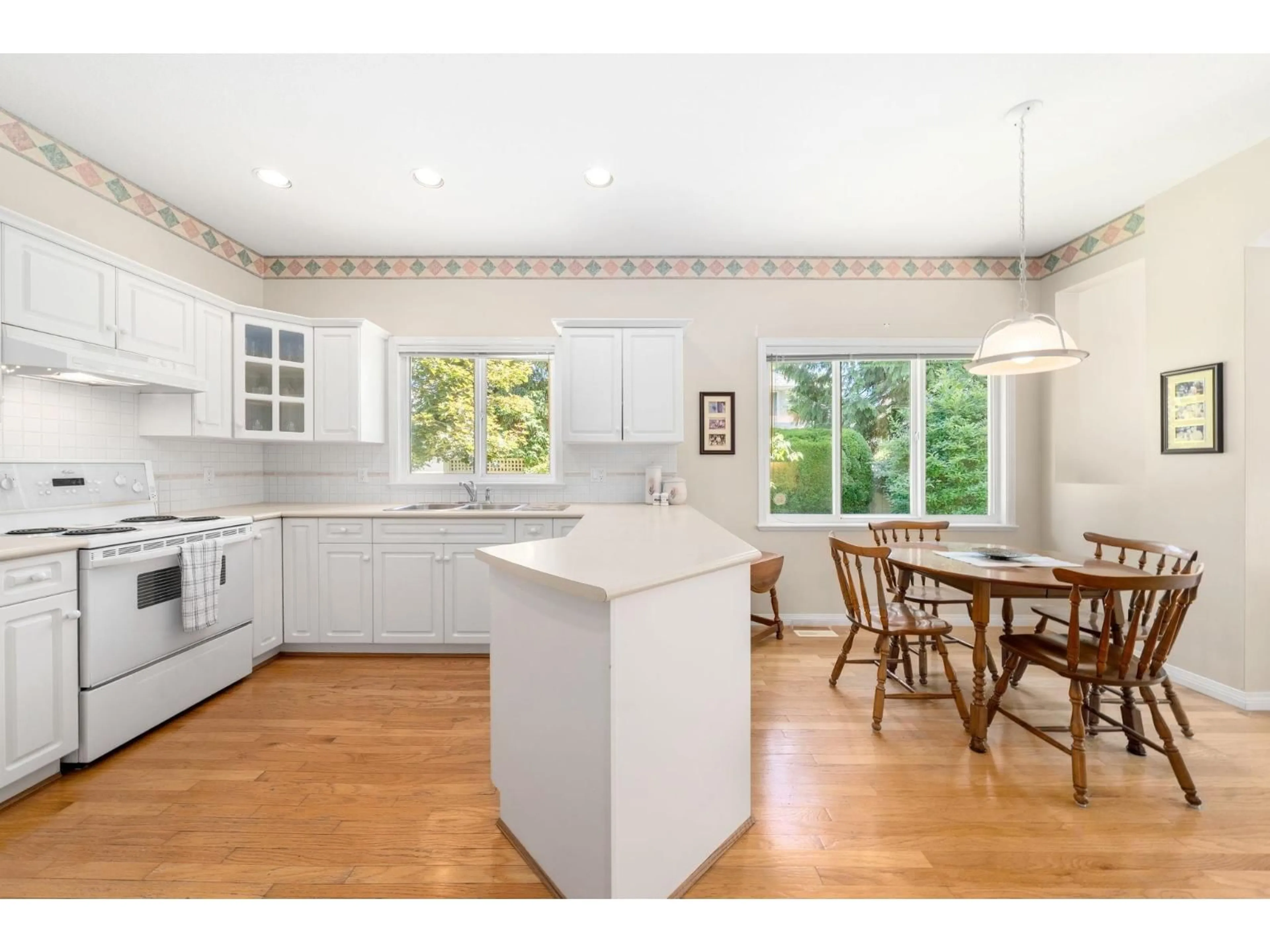 Open concept kitchen, unknown for 3 - 1881 144 STREET, Surrey British Columbia V4A7E8