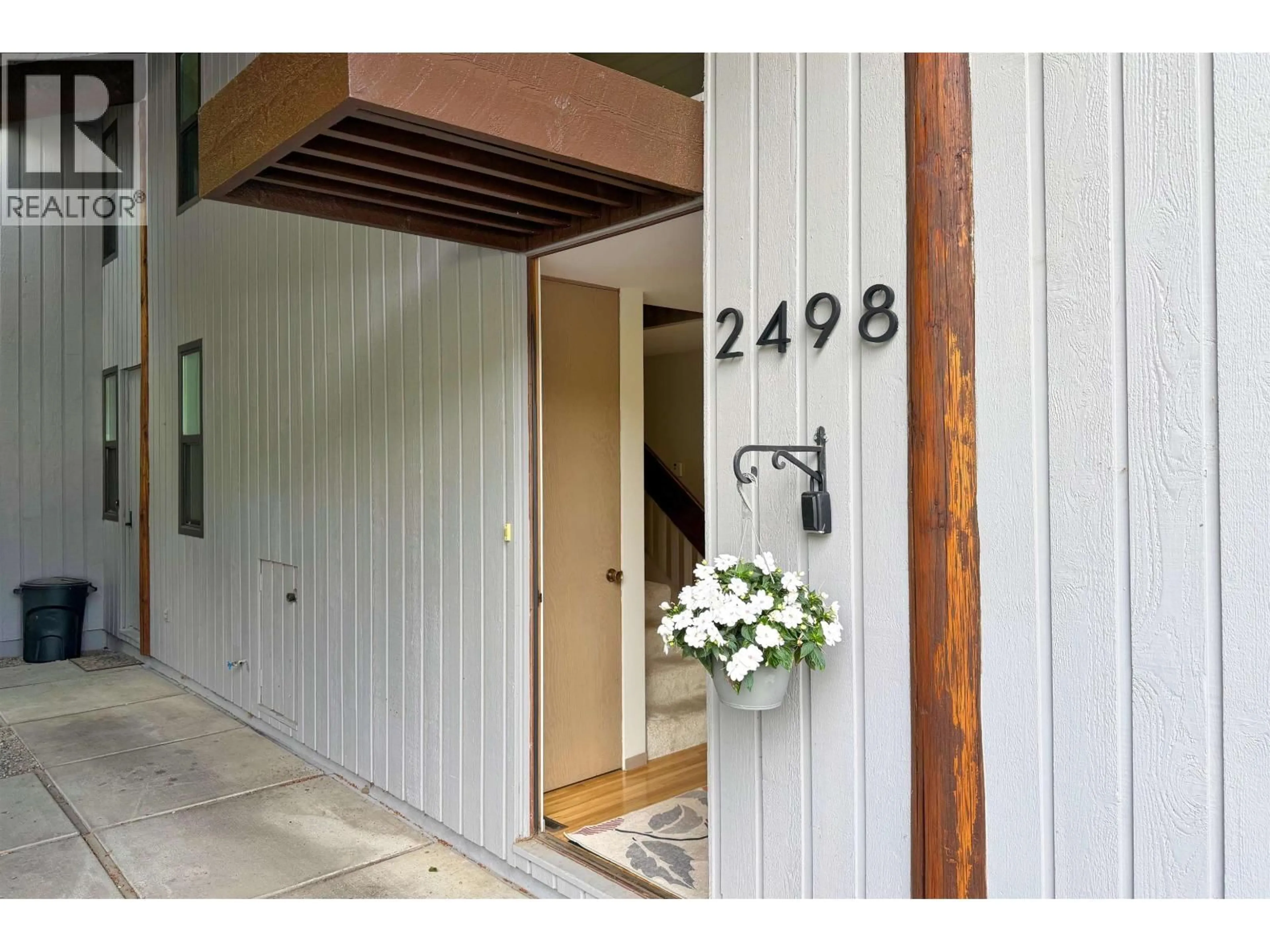 Indoor entryway for 2498 SUTTON ROAD, Lakeside Rural British Columbia V2G5H4