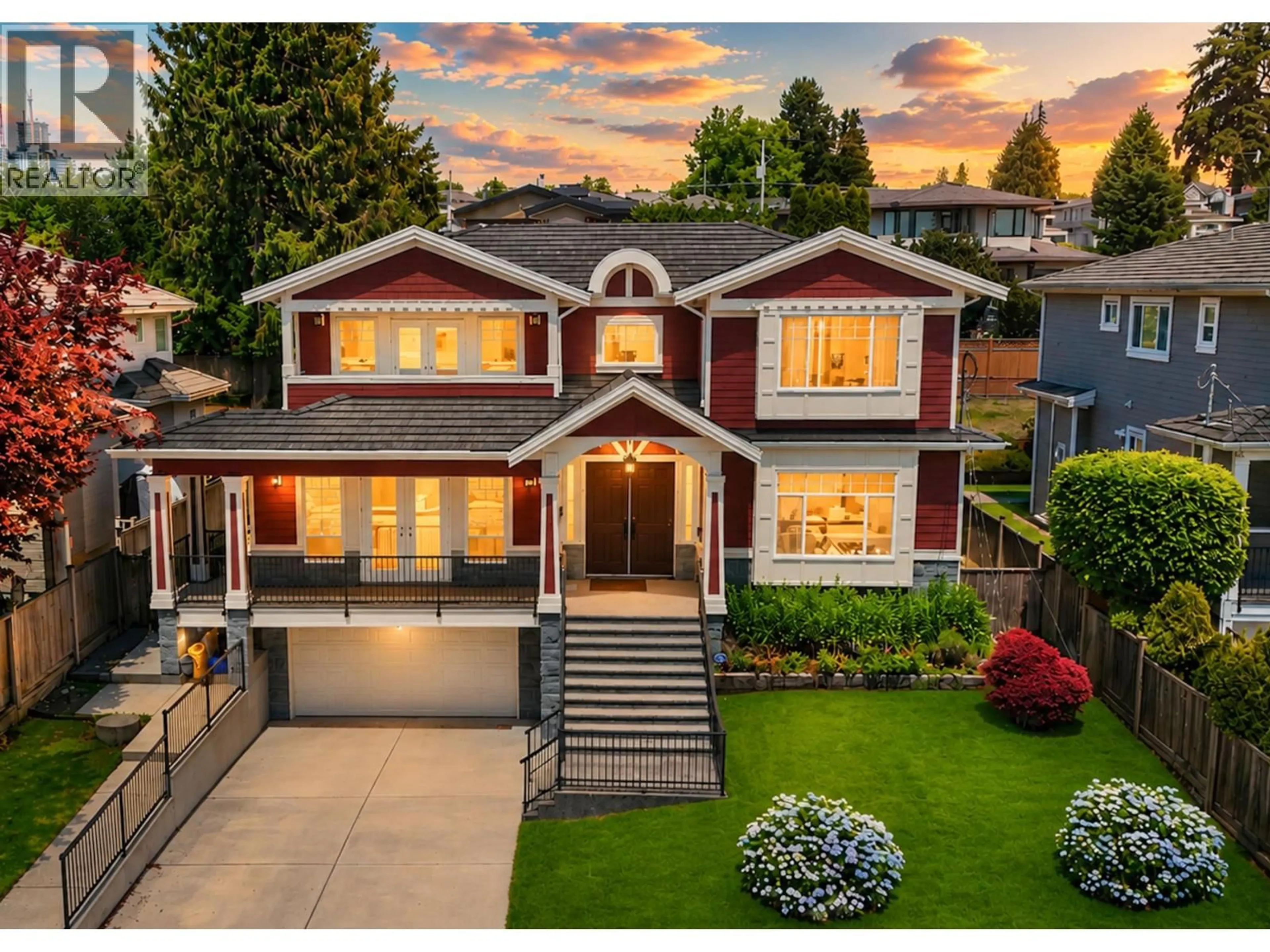 Home with vinyl exterior material, street for 5511 MCKEE STREET, Burnaby British Columbia V5J2T9