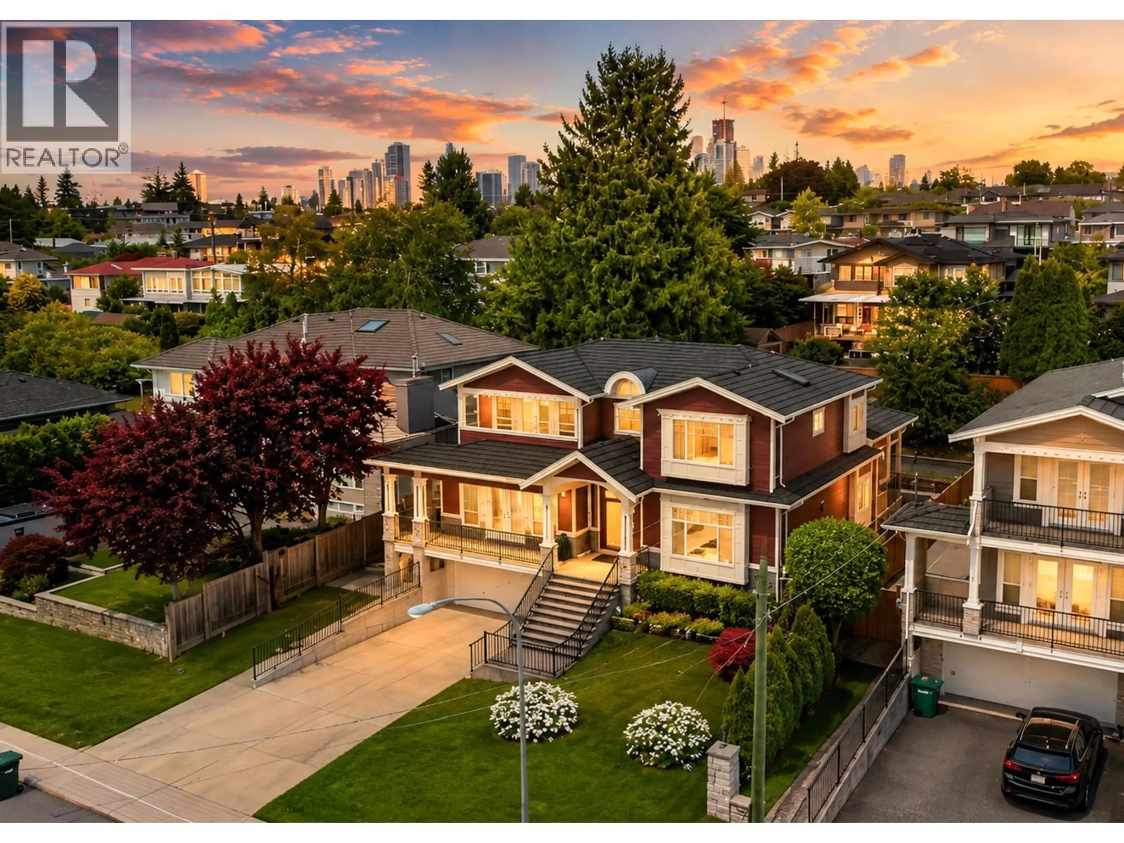 A pic from outside/outdoor area/front of a property/back of a property/a pic from drone, water/lake/river/ocean view for 5511 MCKEE STREET, Burnaby British Columbia V5J2T9