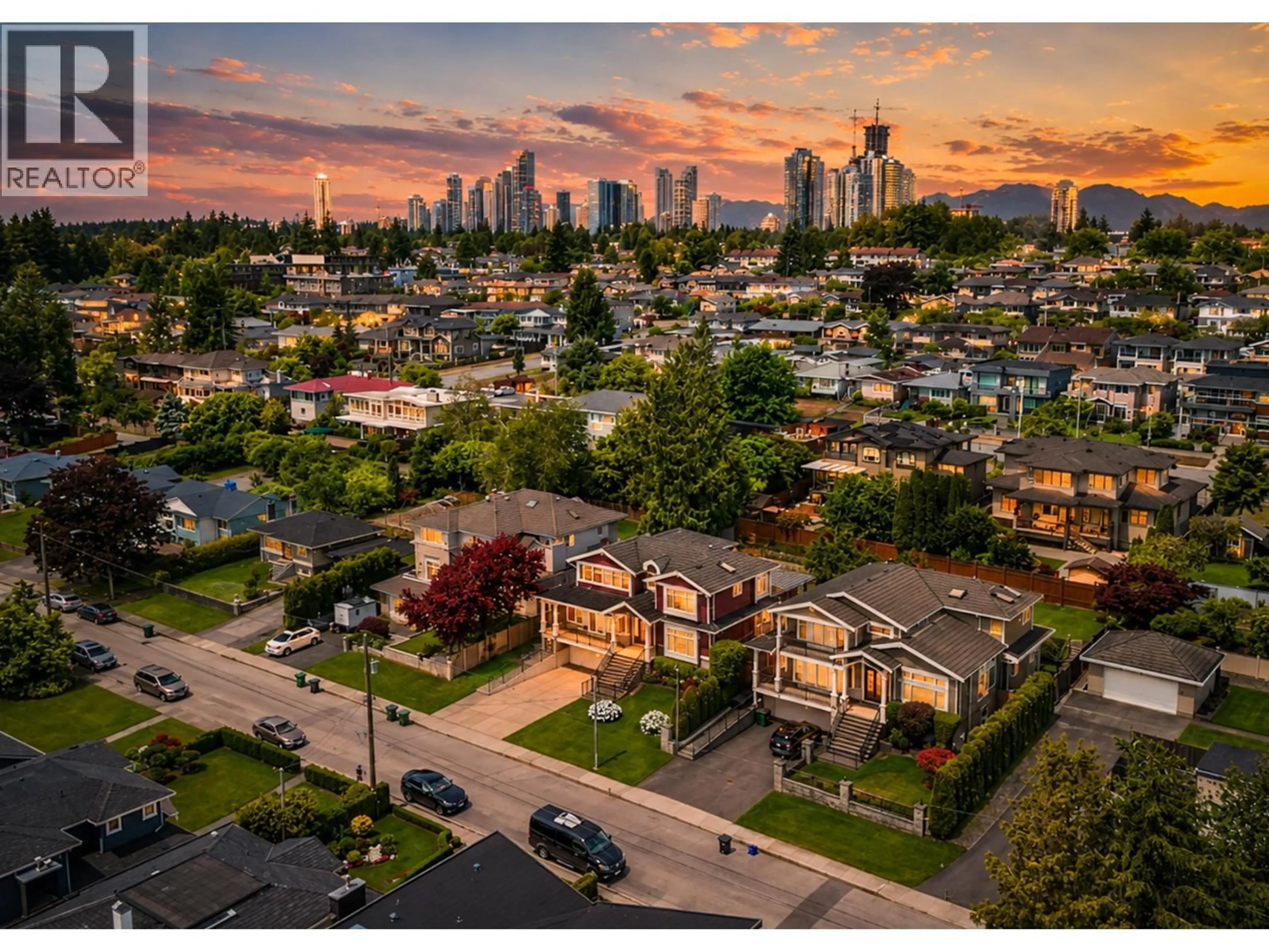 A pic from outside/outdoor area/front of a property/back of a property/a pic from drone, street for 5511 MCKEE STREET, Burnaby British Columbia V5J2T9