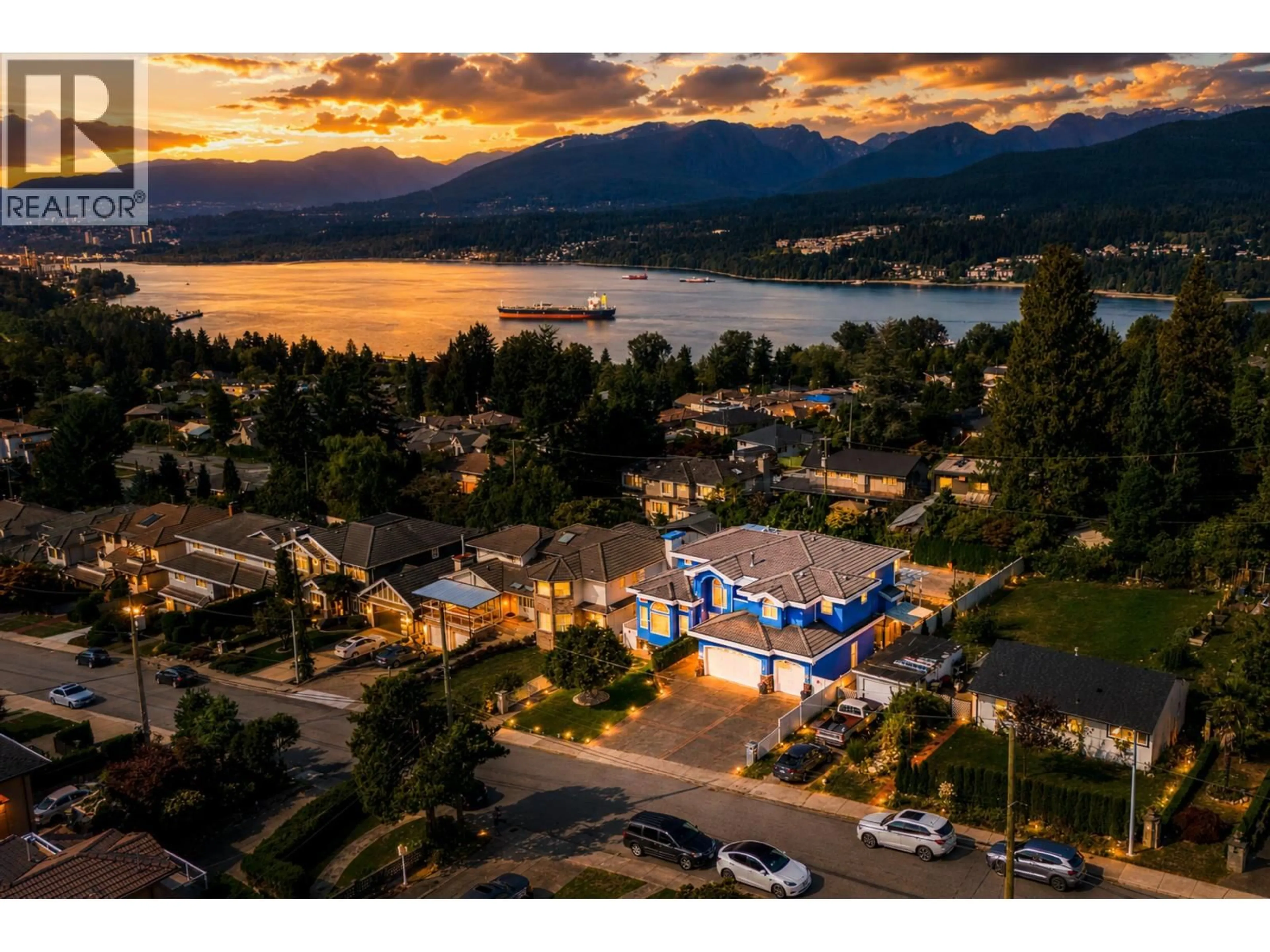 A pic from outside/outdoor area/front of a property/back of a property/a pic from drone, water/lake/river/ocean view for 7287 PANDORA STREET, Burnaby British Columbia V5A1B8