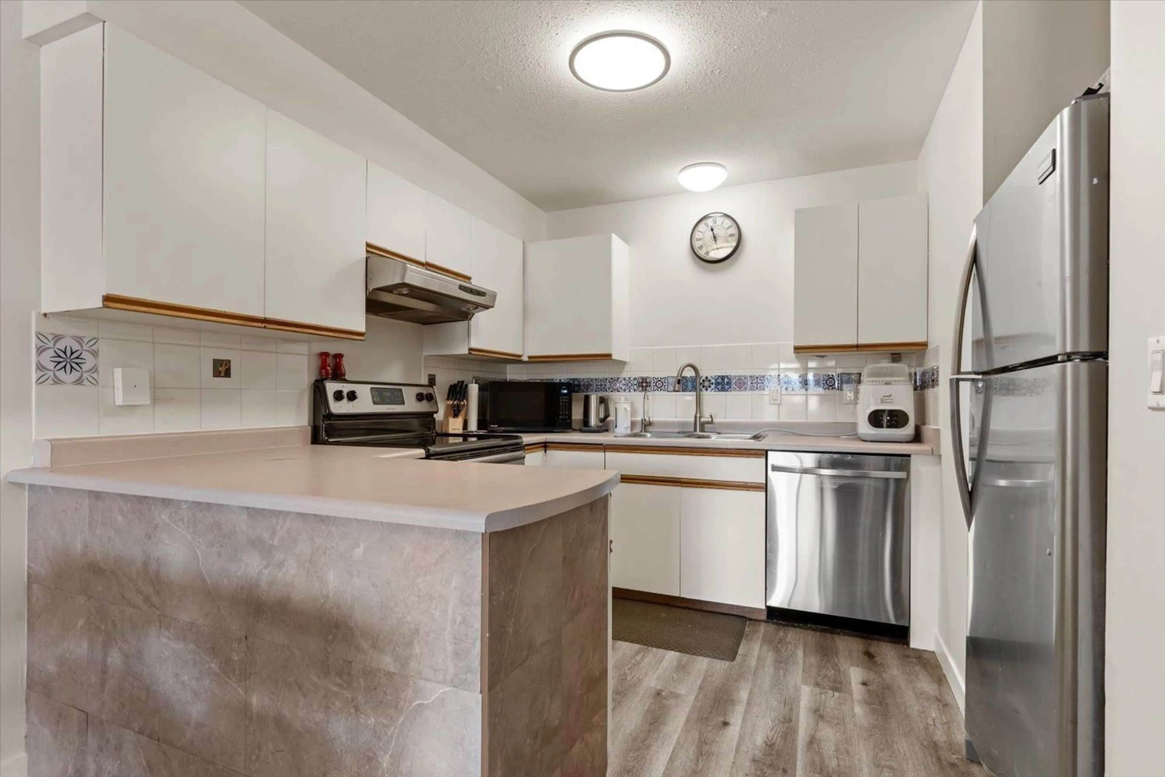 Standard kitchen, ceramic/tile floor for 103 - 8934 MARY STREET, Chilliwack British Columbia V2P4J3