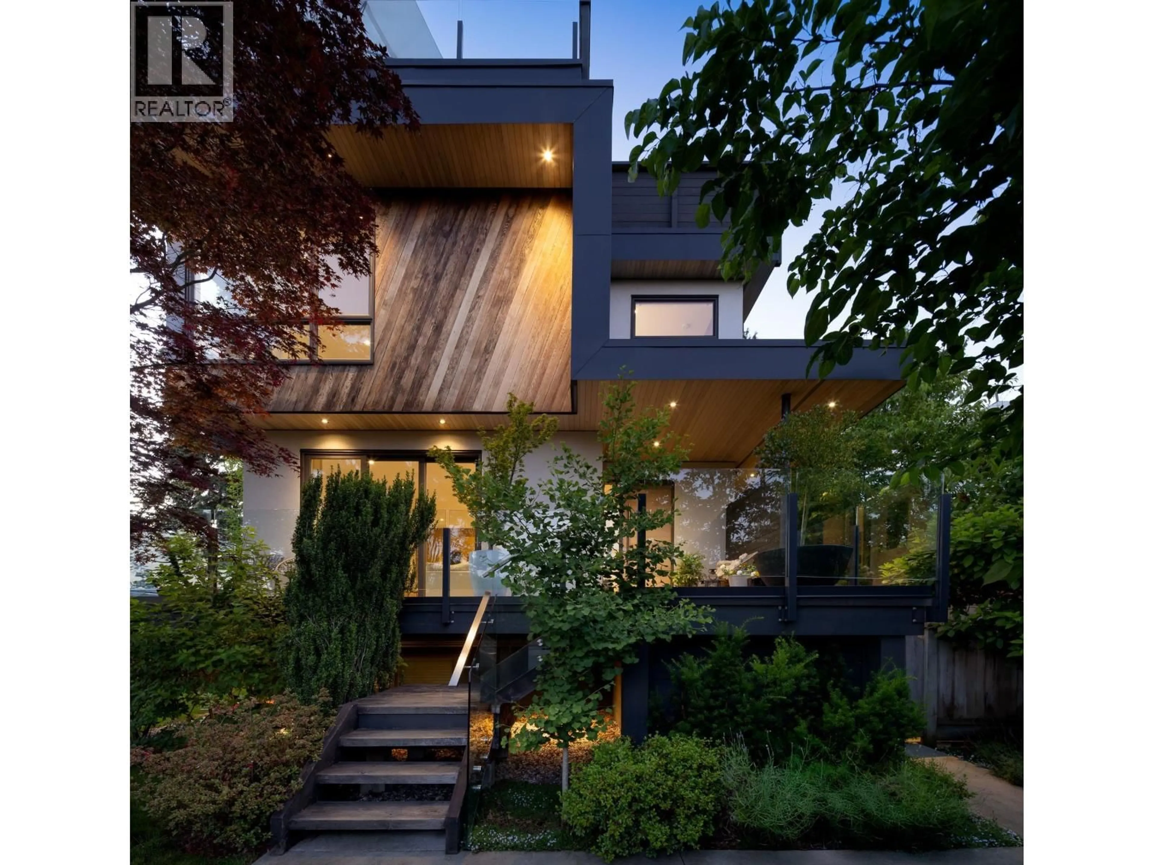 Unknown for 452 4TH STREET, North Vancouver British Columbia V7L1J5