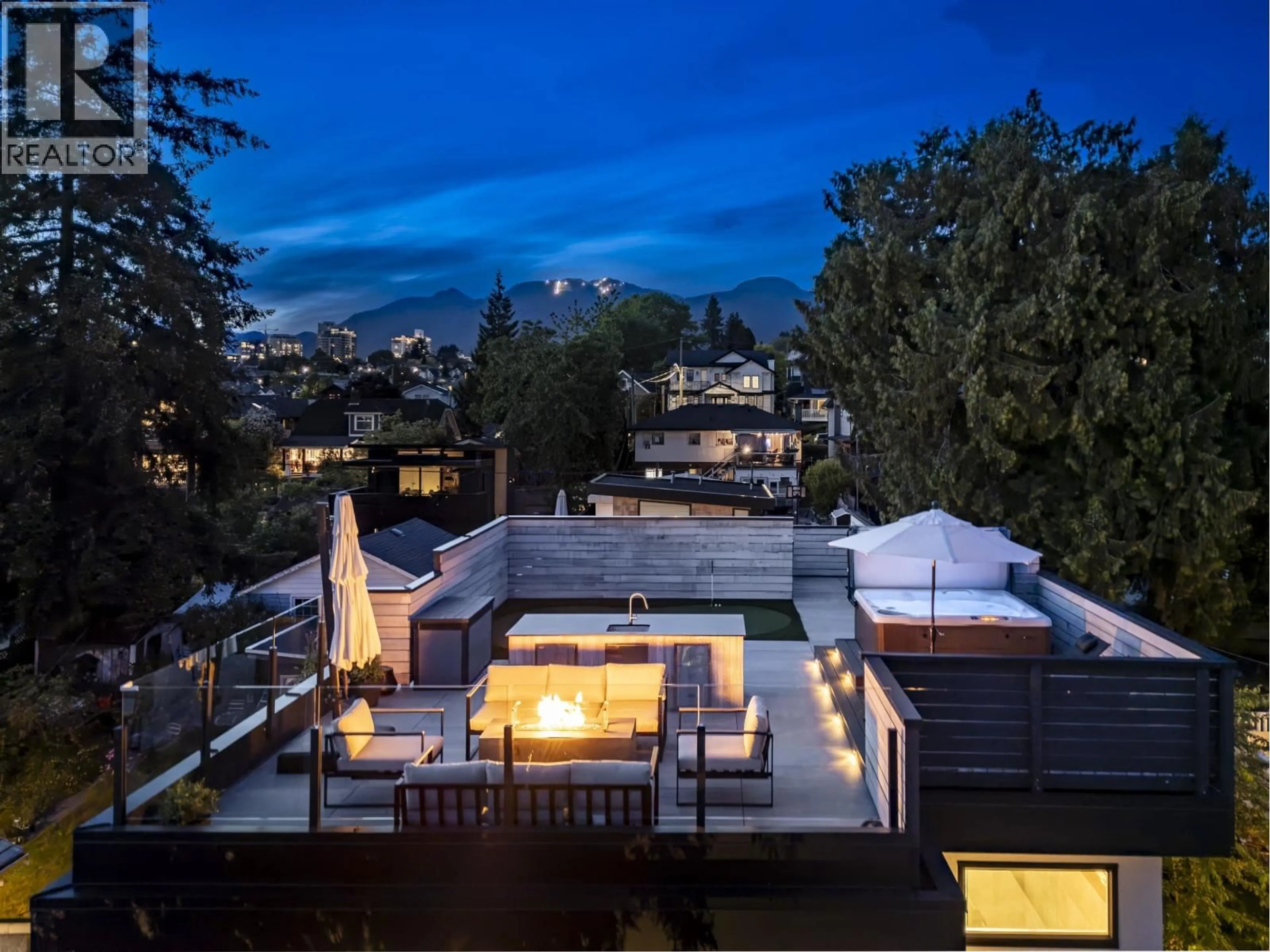 Patio, city buildings view from balcony for 452 4TH STREET, North Vancouver British Columbia V7L1J5