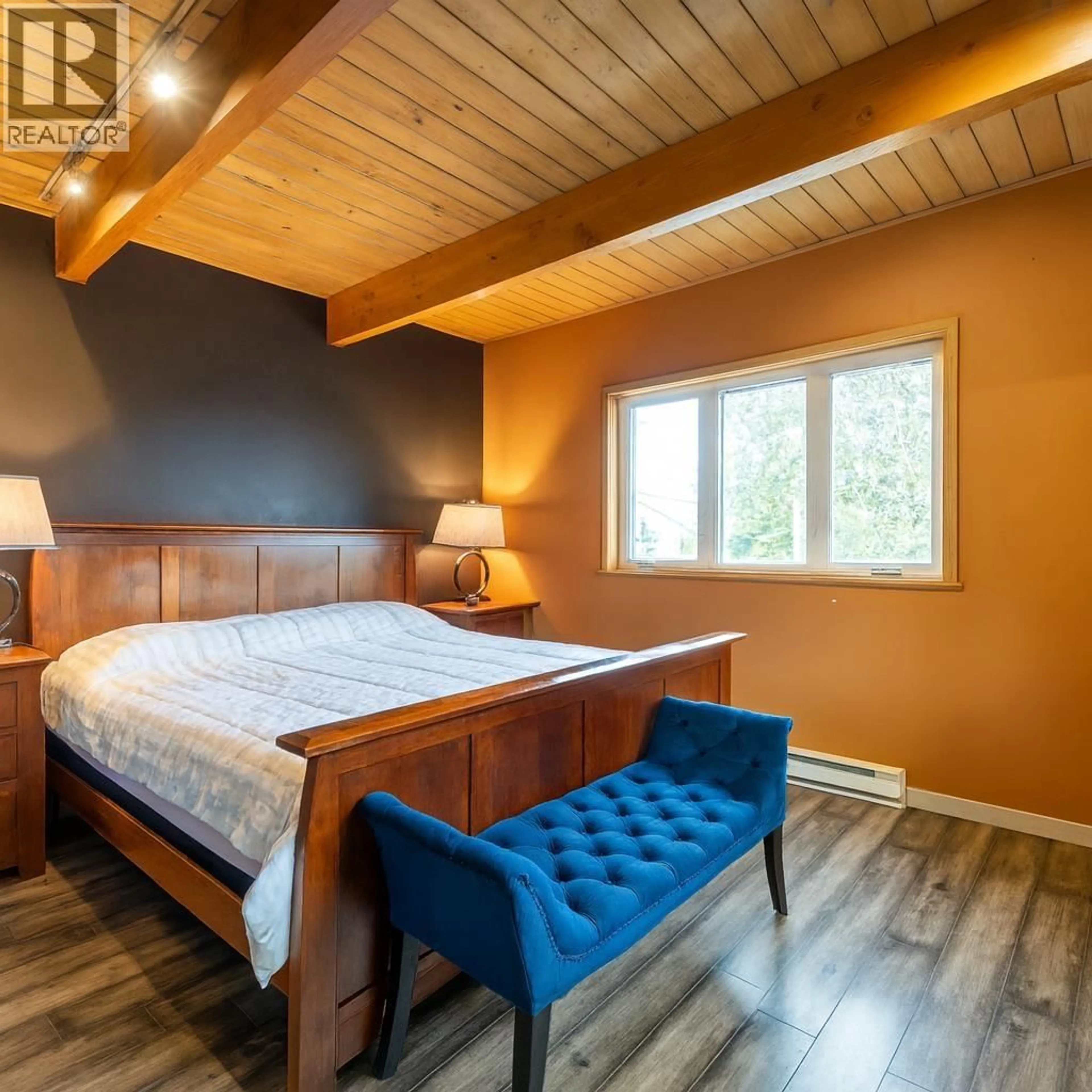 Bedroom with bed, wood/laminate floor for 873 BAYCREST DRIVE, North Vancouver British Columbia V7G1N7