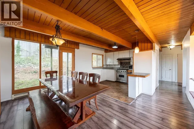 873 BAYCREST DRIVE, North Vancouver 3