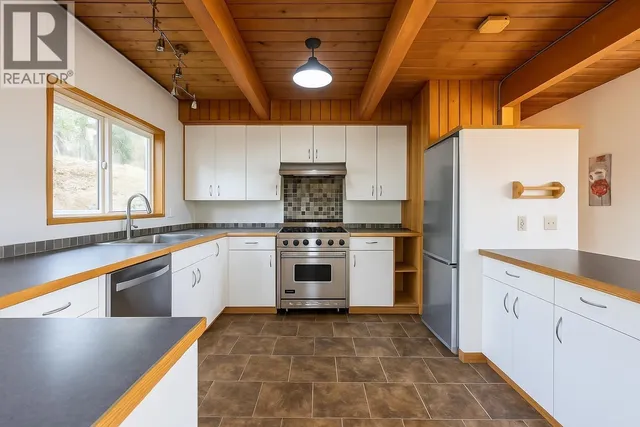 873 BAYCREST DRIVE, North Vancouver 4