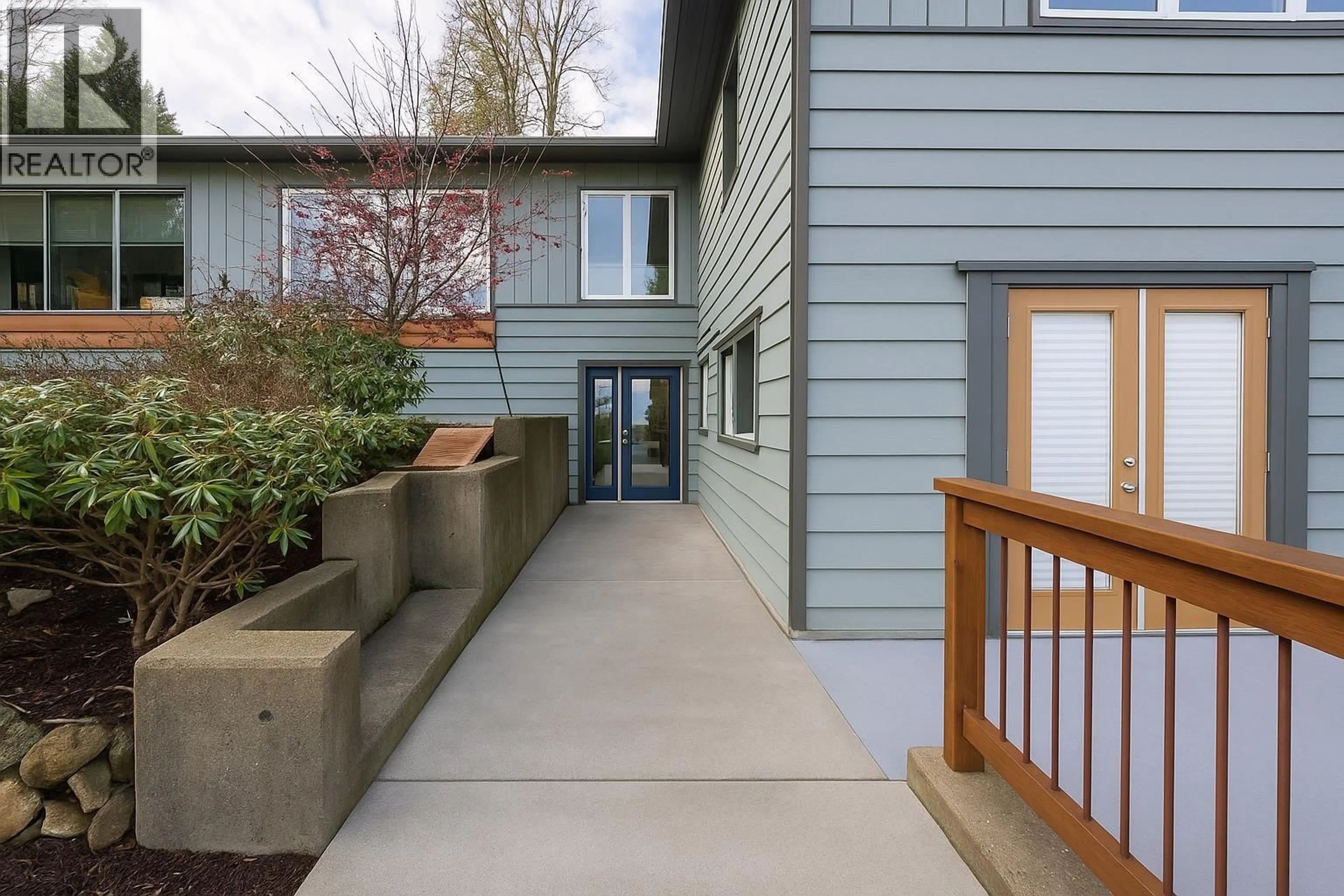 Patio, street for 873 BAYCREST DRIVE, North Vancouver British Columbia V7G1N7