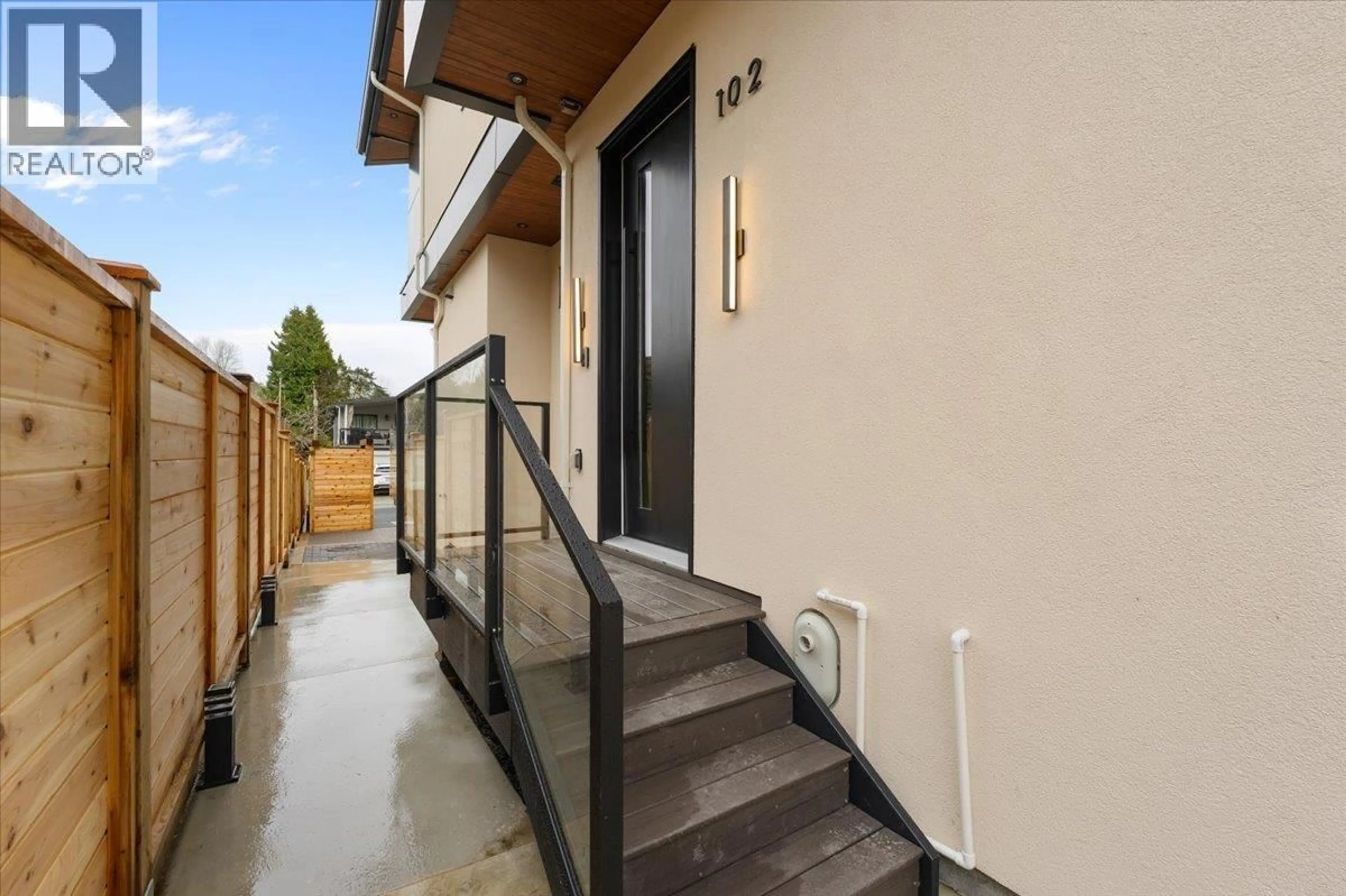 Patio, street for 102 - 1518 HATTON AVENUE, Burnaby British Columbia V5A2V1
