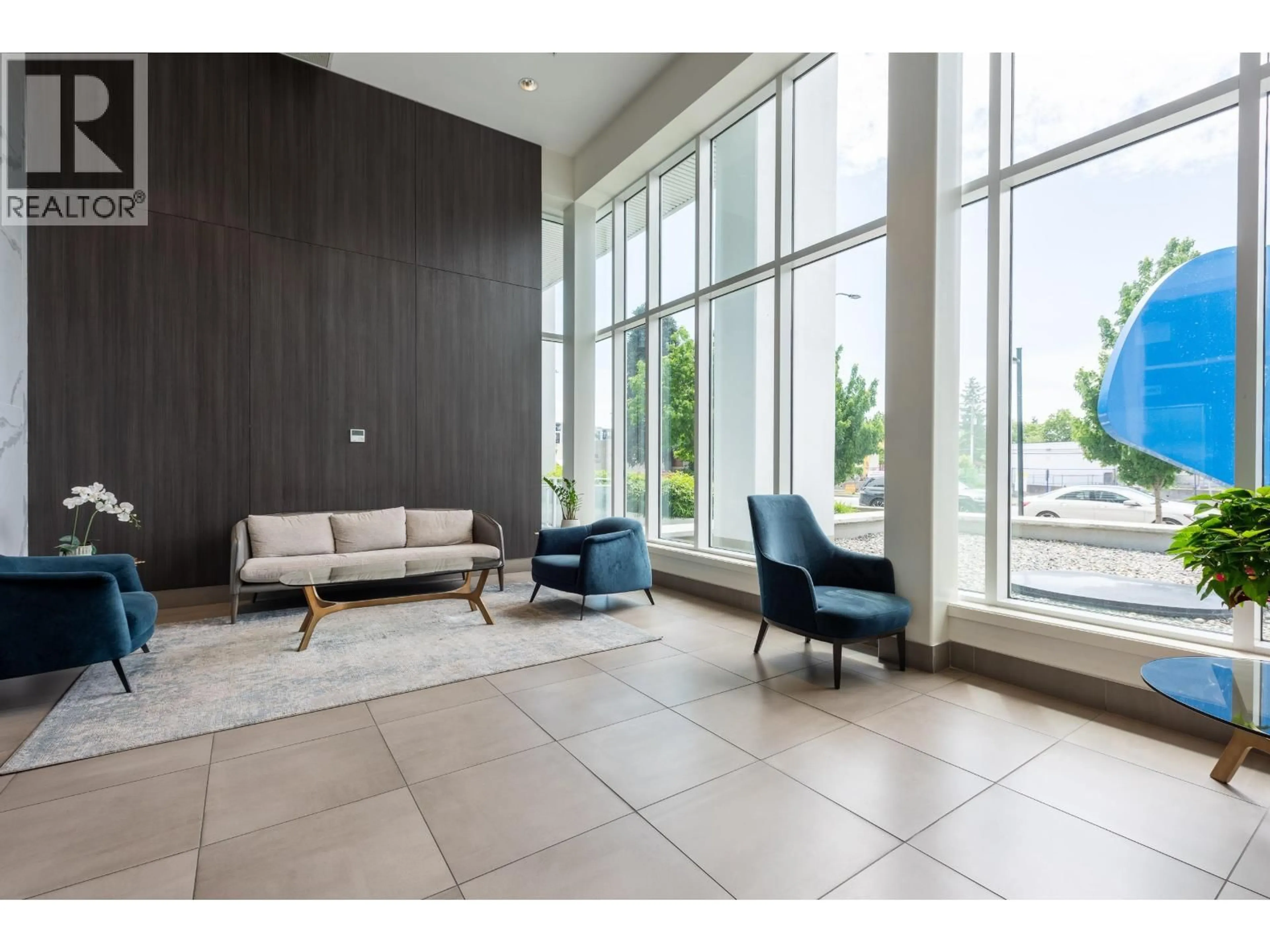 Indoor foyer for 1706 - 5051 IMPERIAL STREET, Burnaby British Columbia V5J0J3