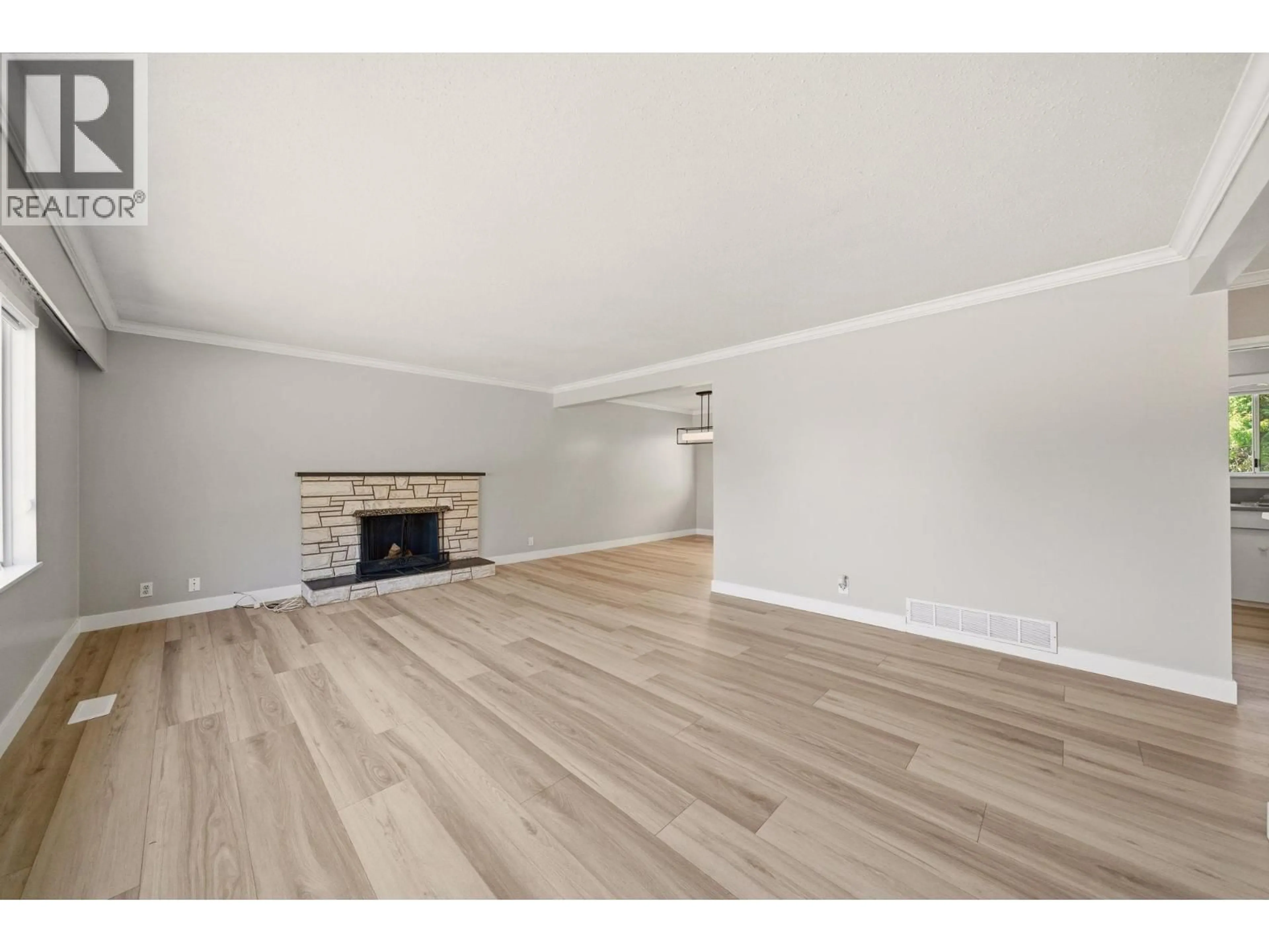 A pic of a room for 3561 YORK STREET, Port Coquitlam British Columbia V3B4A8