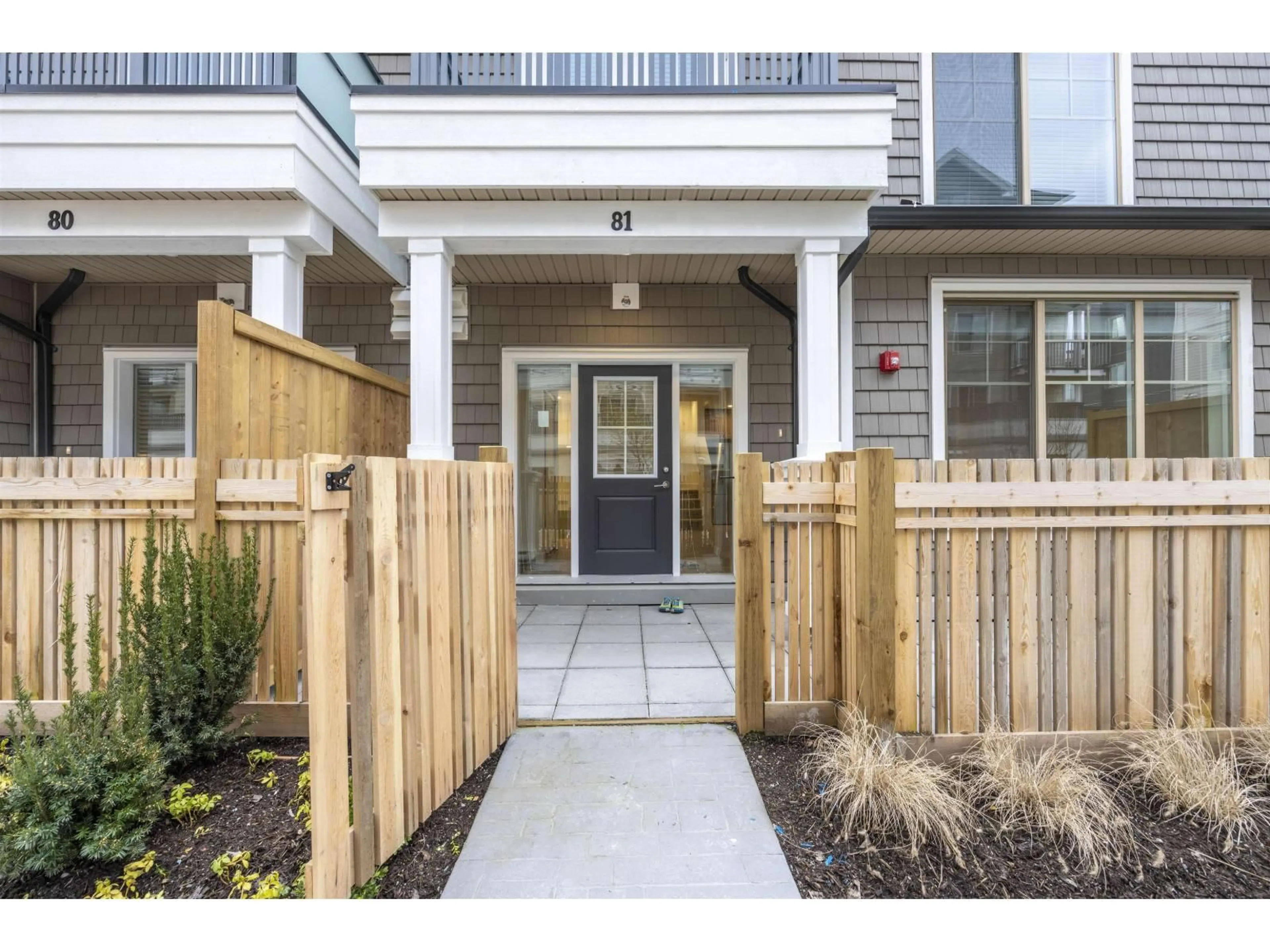 Indoor entryway for 81 - 20487 65 AVENUE, Langley British Columbia V2Y3K8