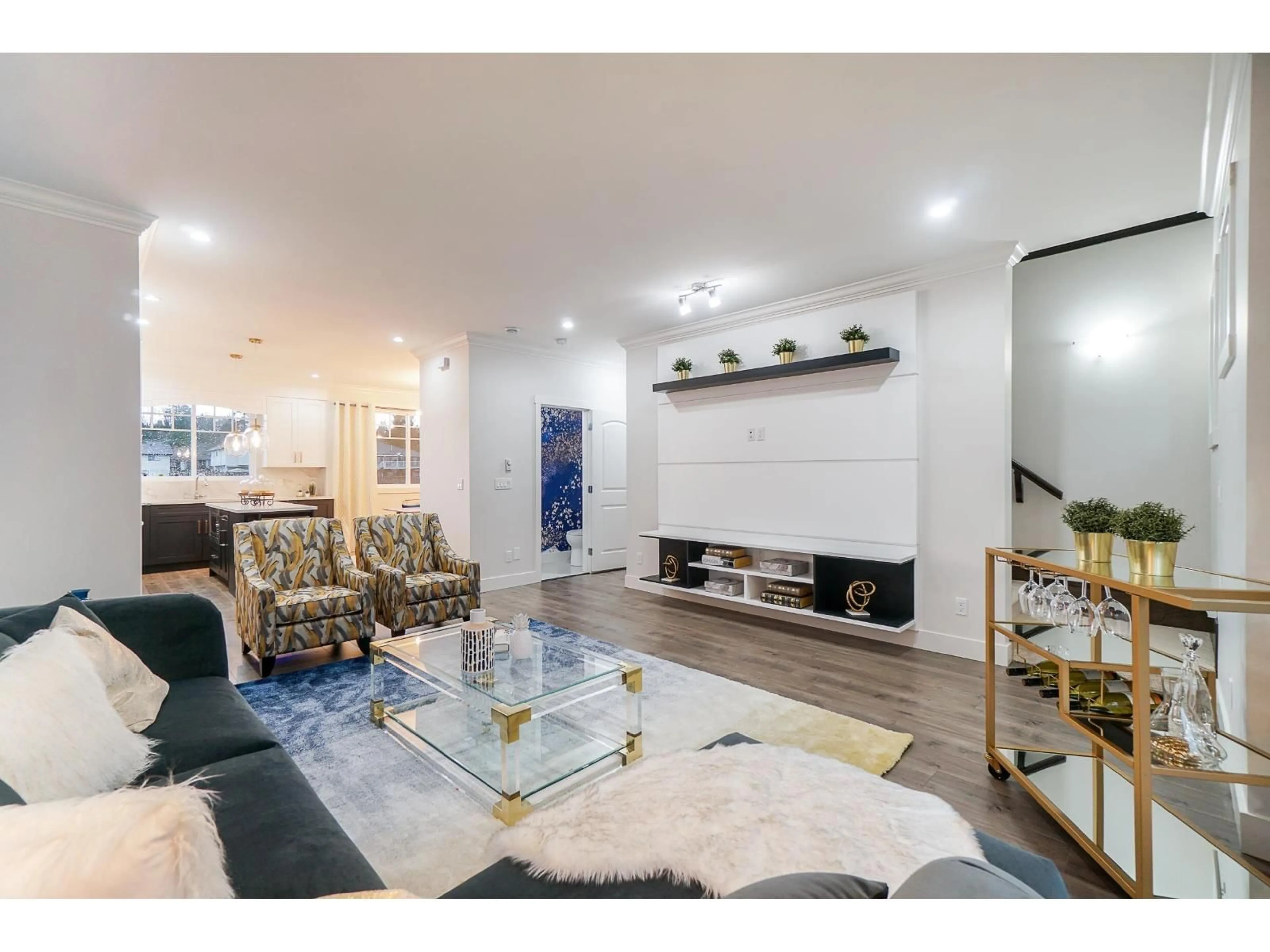 Living room with furniture, wood/laminate floor for 54 - 13898 64 AVENUE, Surrey British Columbia V3W1L6