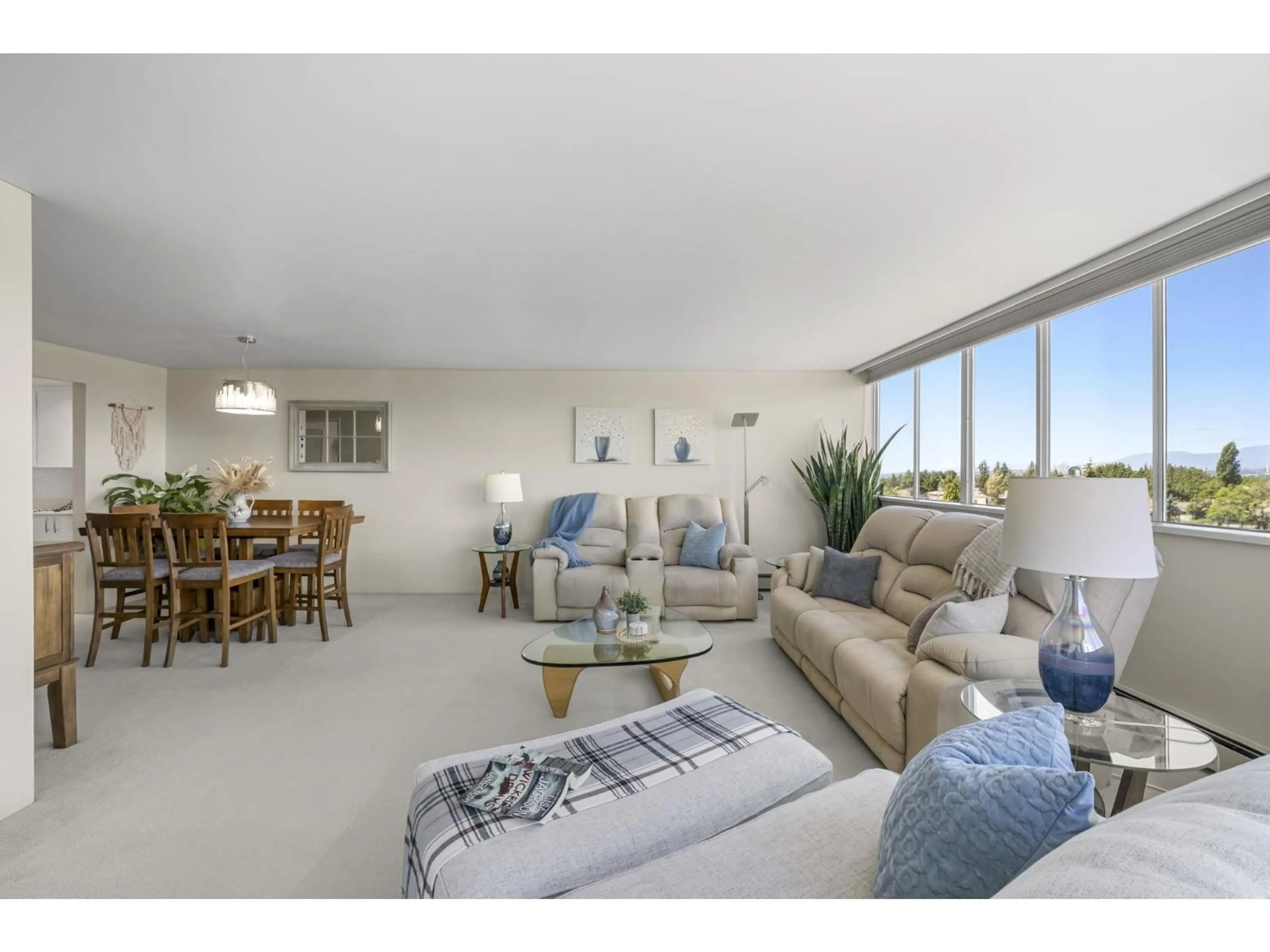 Living room with furniture, unknown for 907 - 11881 88 AVENUE, Delta British Columbia V4C8A2