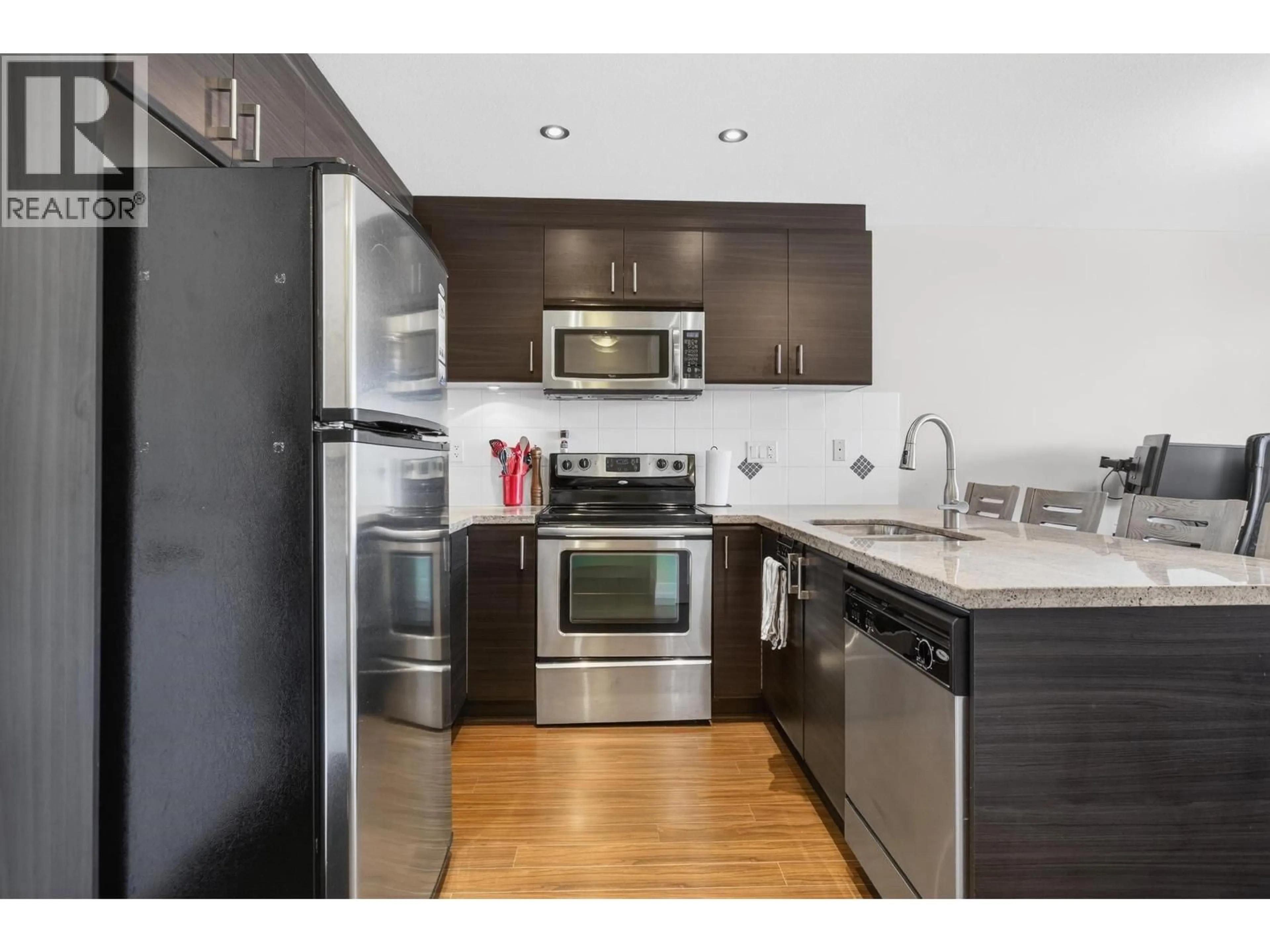 Standard kitchen, wood/laminate floor for 502 - 12069 HARRIS ROAD, Pitt Meadows British Columbia V3Y0C8