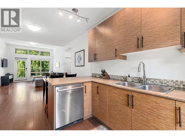 7 - 7450 PROSPECT STREET, Pemberton 5