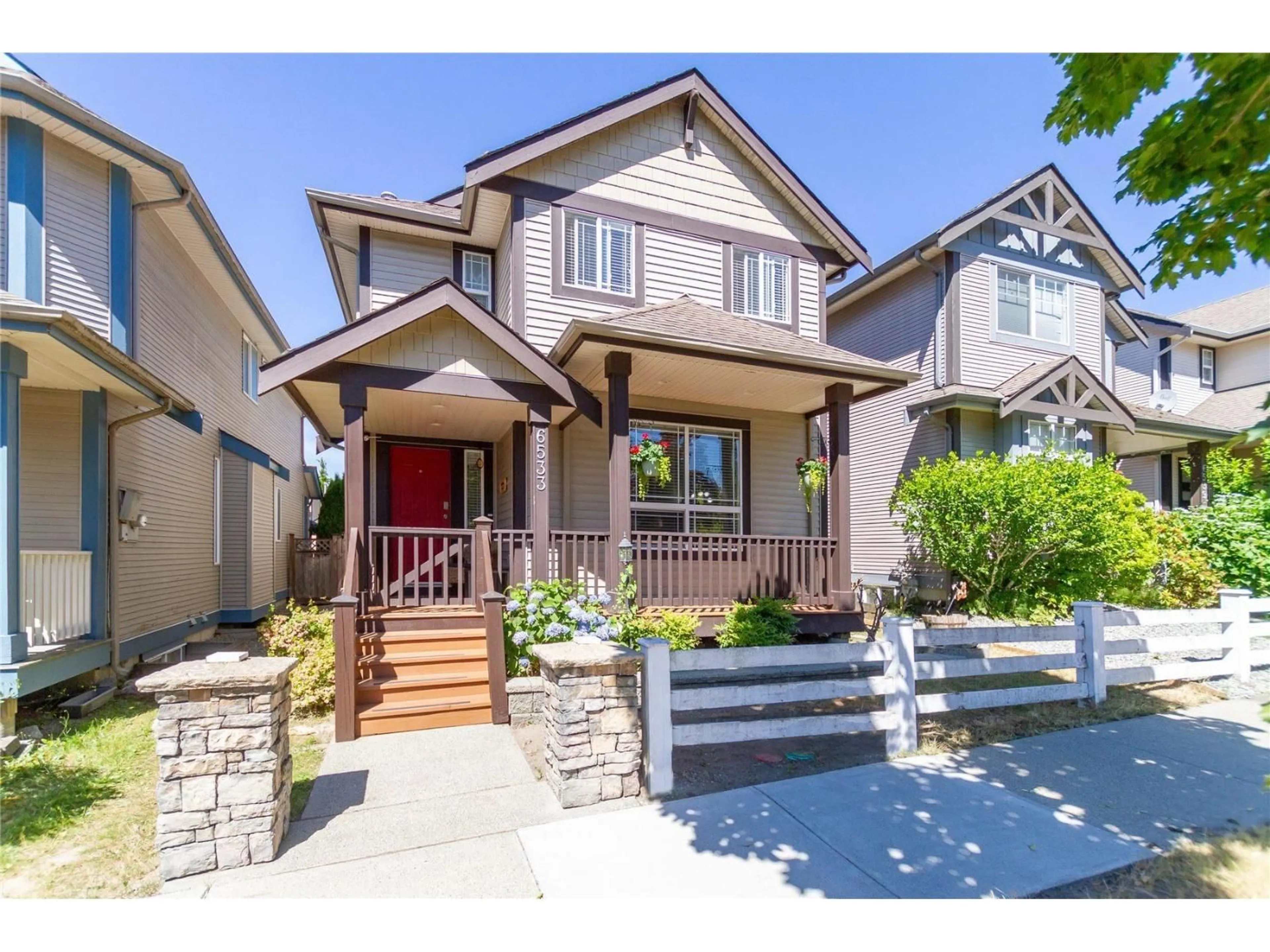 Home with brick exterior material, street for 6533 193B STREET, Surrey British Columbia V4N5P8
