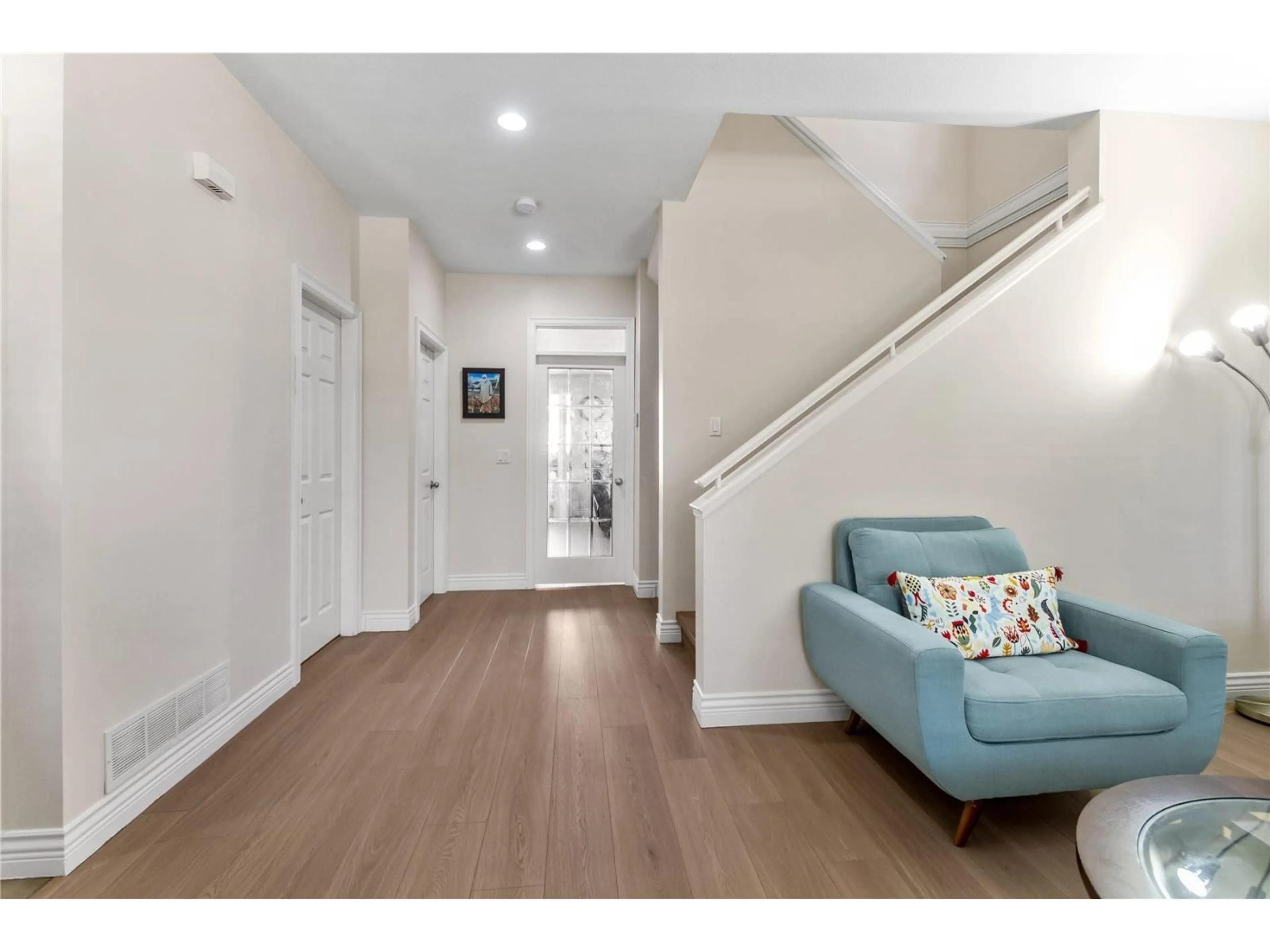 Indoor entryway for 6533 193B STREET, Surrey British Columbia V4N5P8