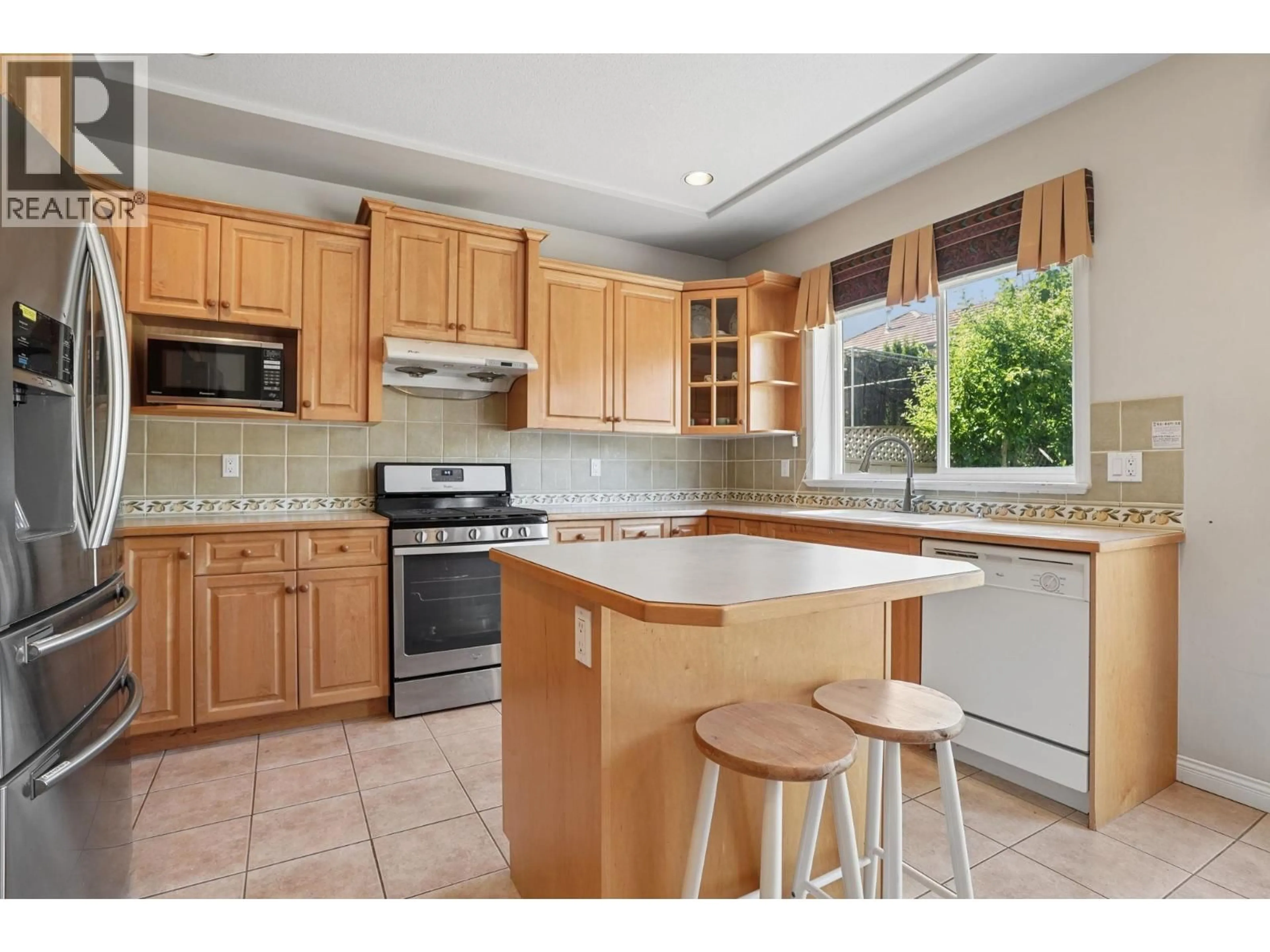 Standard kitchen, unknown for 3488 TOLMIE AVENUE, Richmond British Columbia V7C5P8