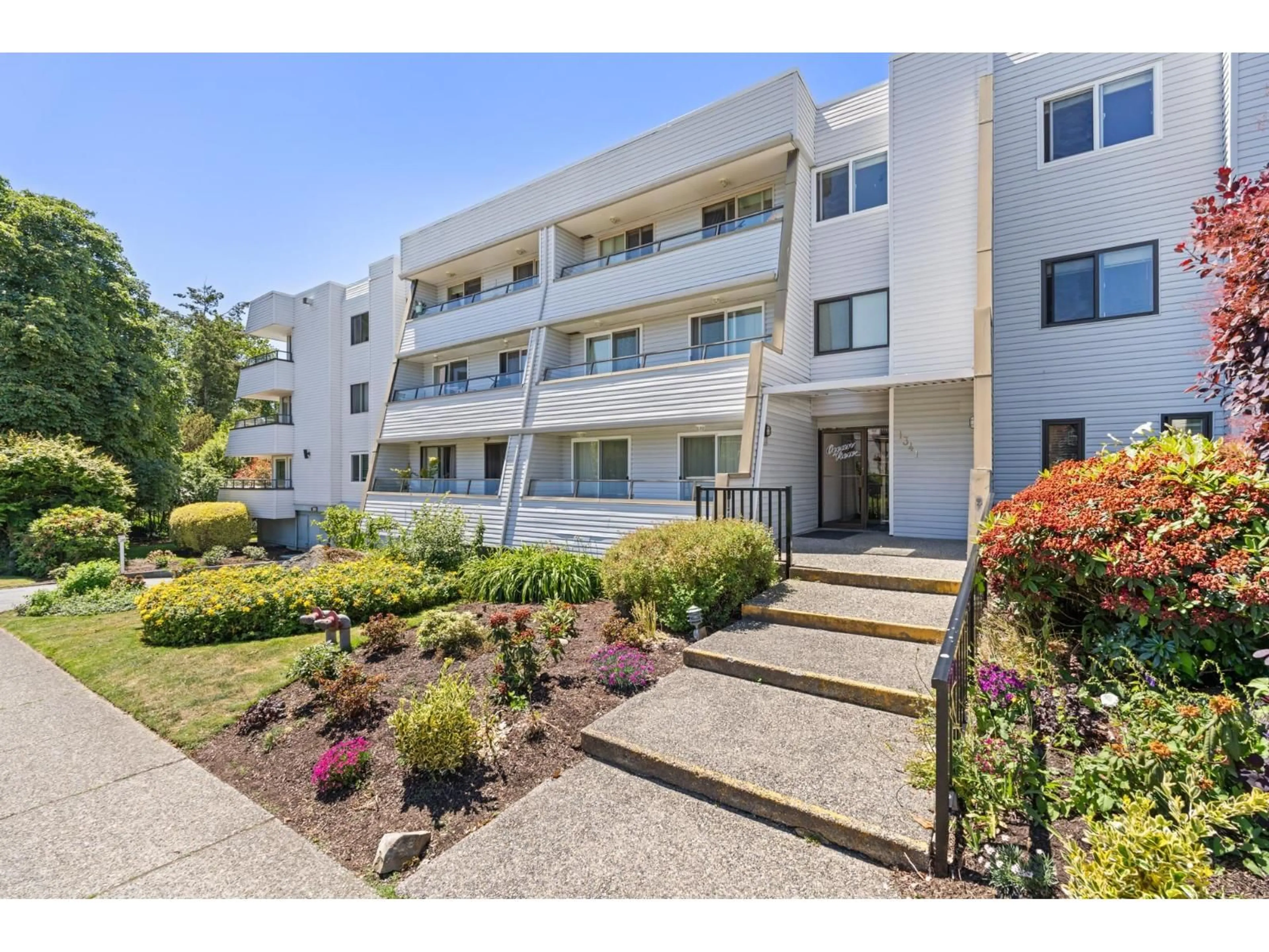 Unknown for 111 - 1341 GEORGE STREET, White Rock British Columbia V4B4A1