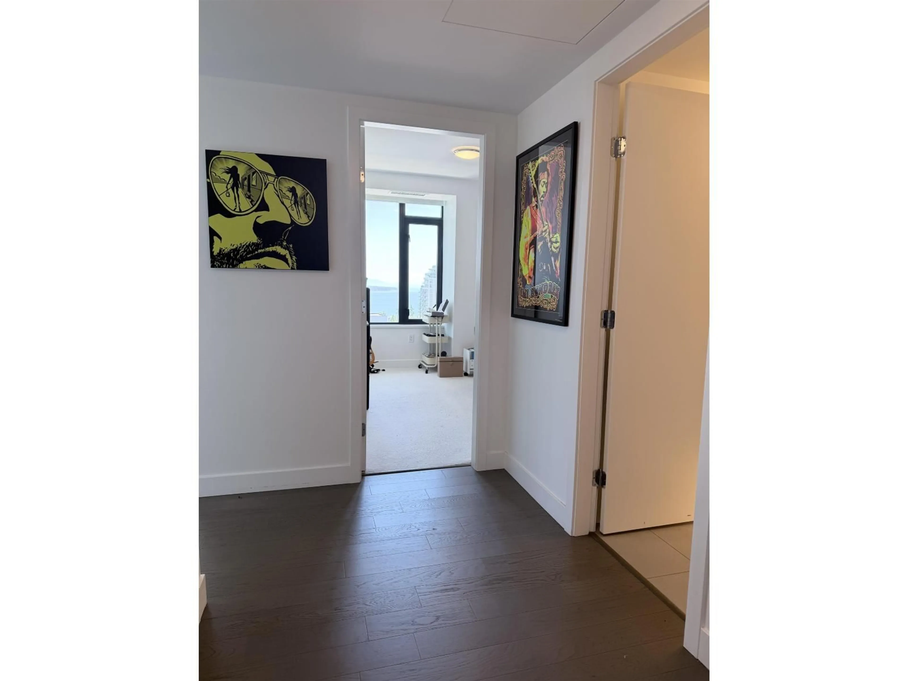 Indoor entryway for 1205 - 1588 JOHNSTON ROAD, White Rock British Columbia V4B0C5