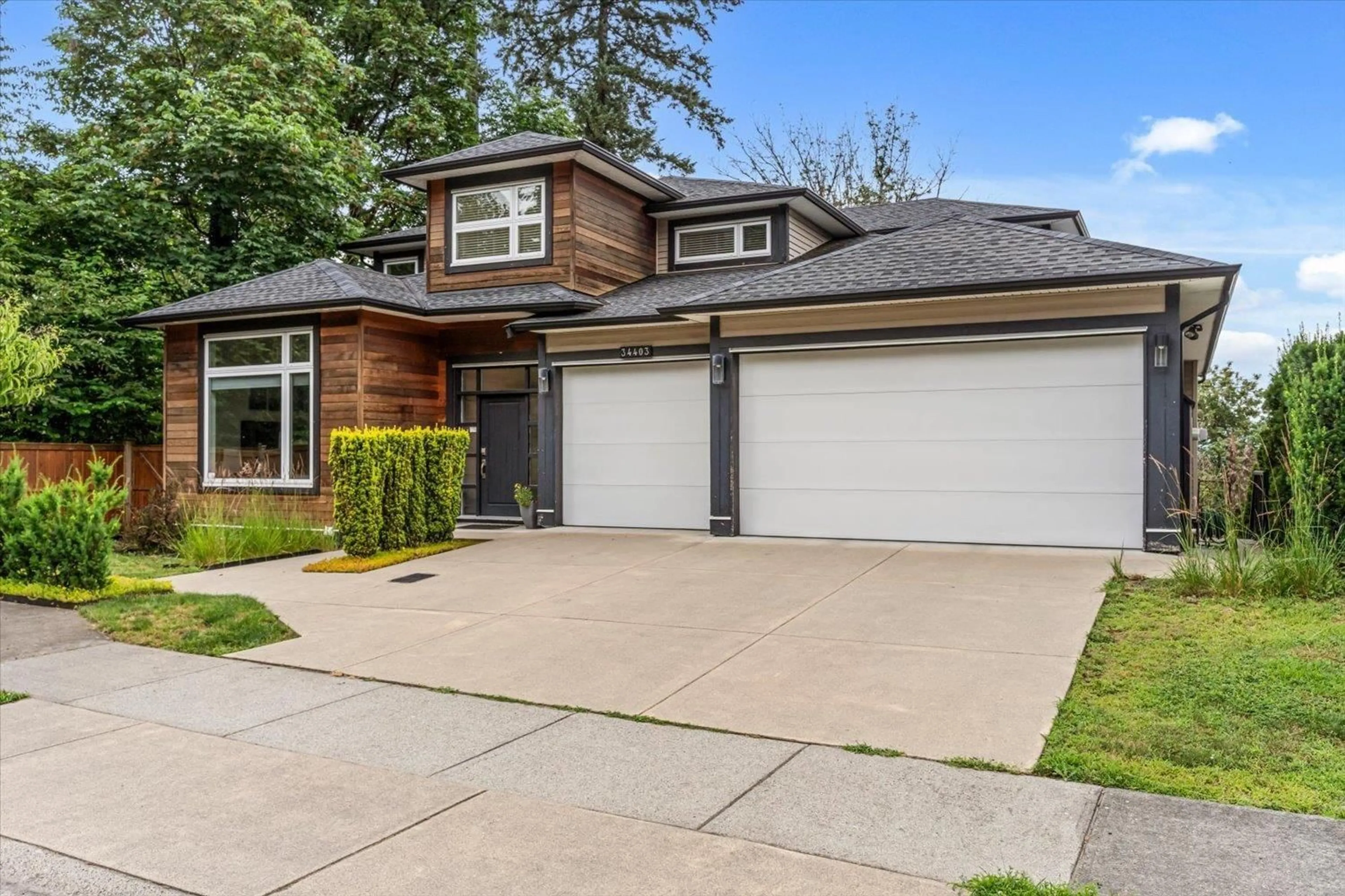 Home with brick exterior material, street for 34403 DONLYN AVENUE, Abbotsford British Columbia V2S0G7