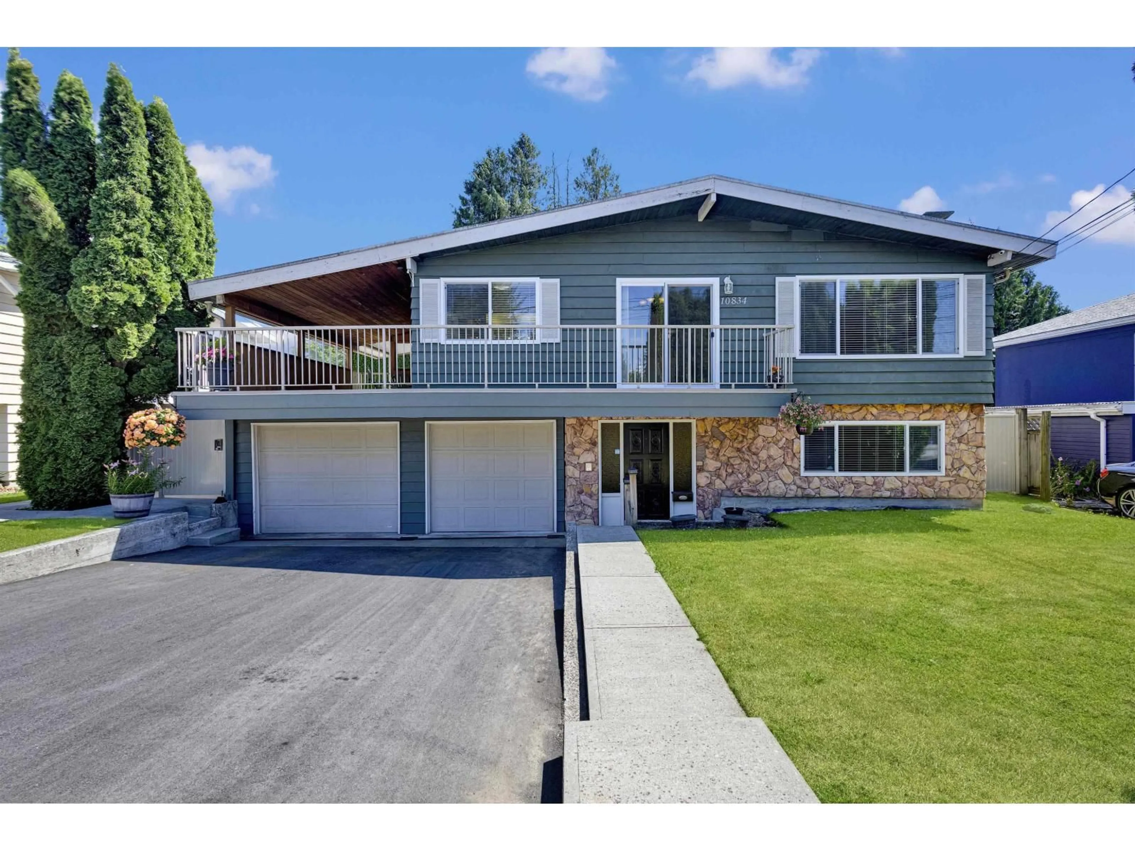 Home with vinyl exterior material, street for 10834 84 AVENUE, Delta British Columbia V4C2L4