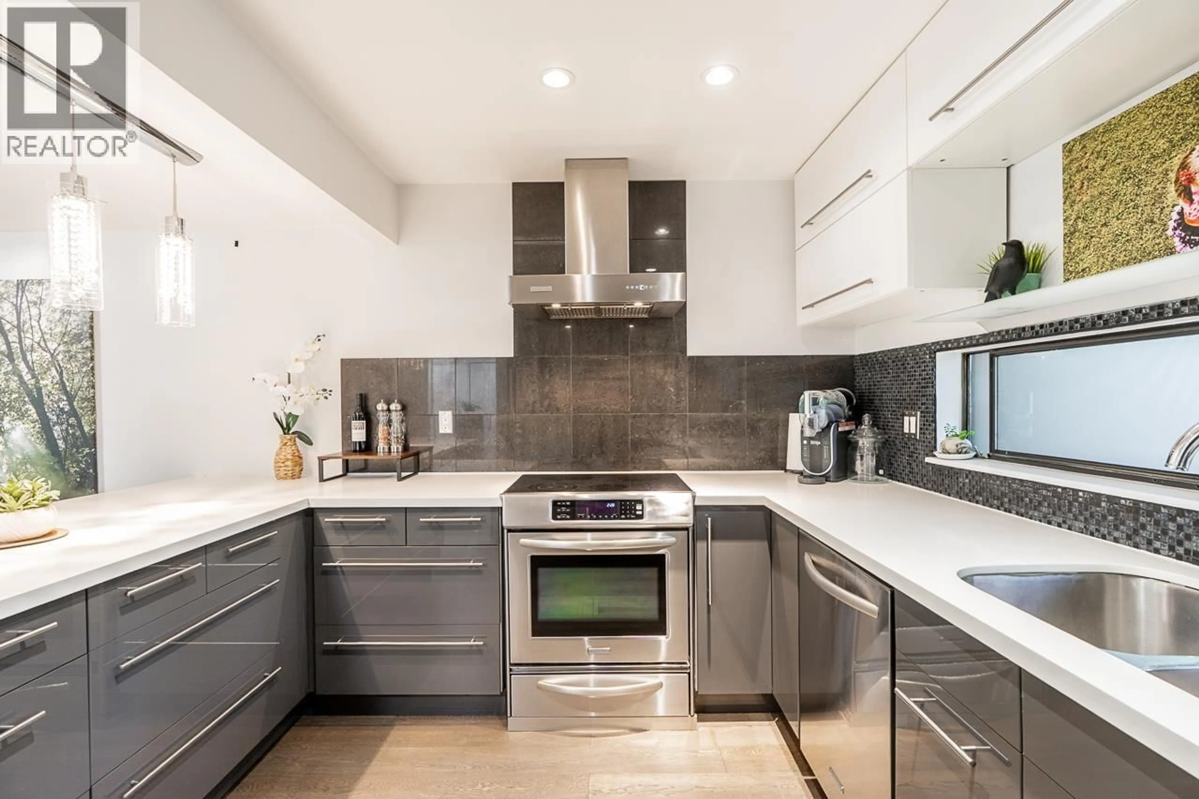 Contemporary kitchen, ceramic/tile floor for 107 - 5622 16 AVENUE, Delta British Columbia V4L1G7