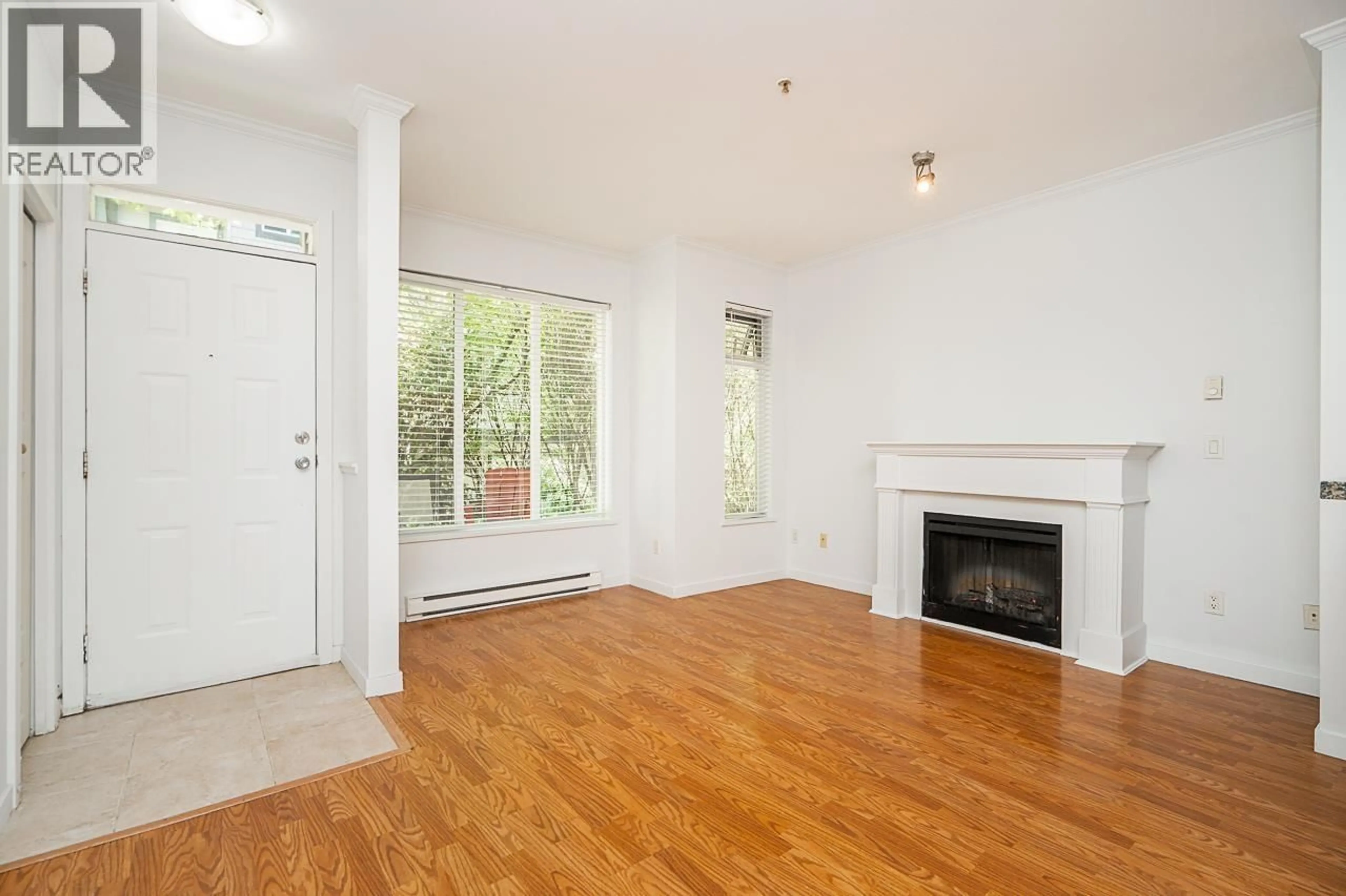 Unknown for 105 - 7000 21ST AVENUE, Burnaby British Columbia V5E4P1