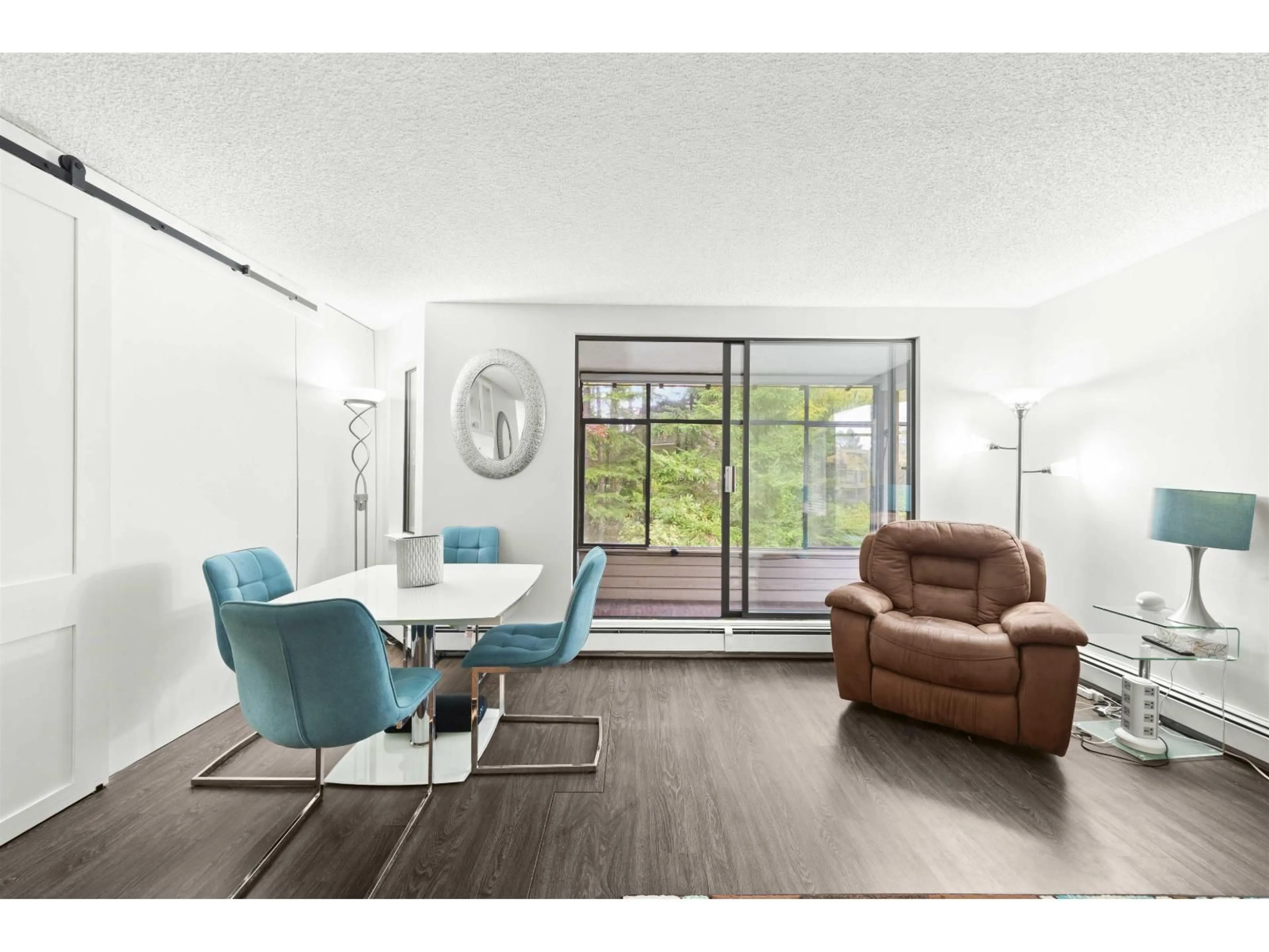 Living room with furniture, wood/laminate floor for 219 - 1760 SOUTHMERE CRESCENT, Surrey British Columbia V4A6E5
