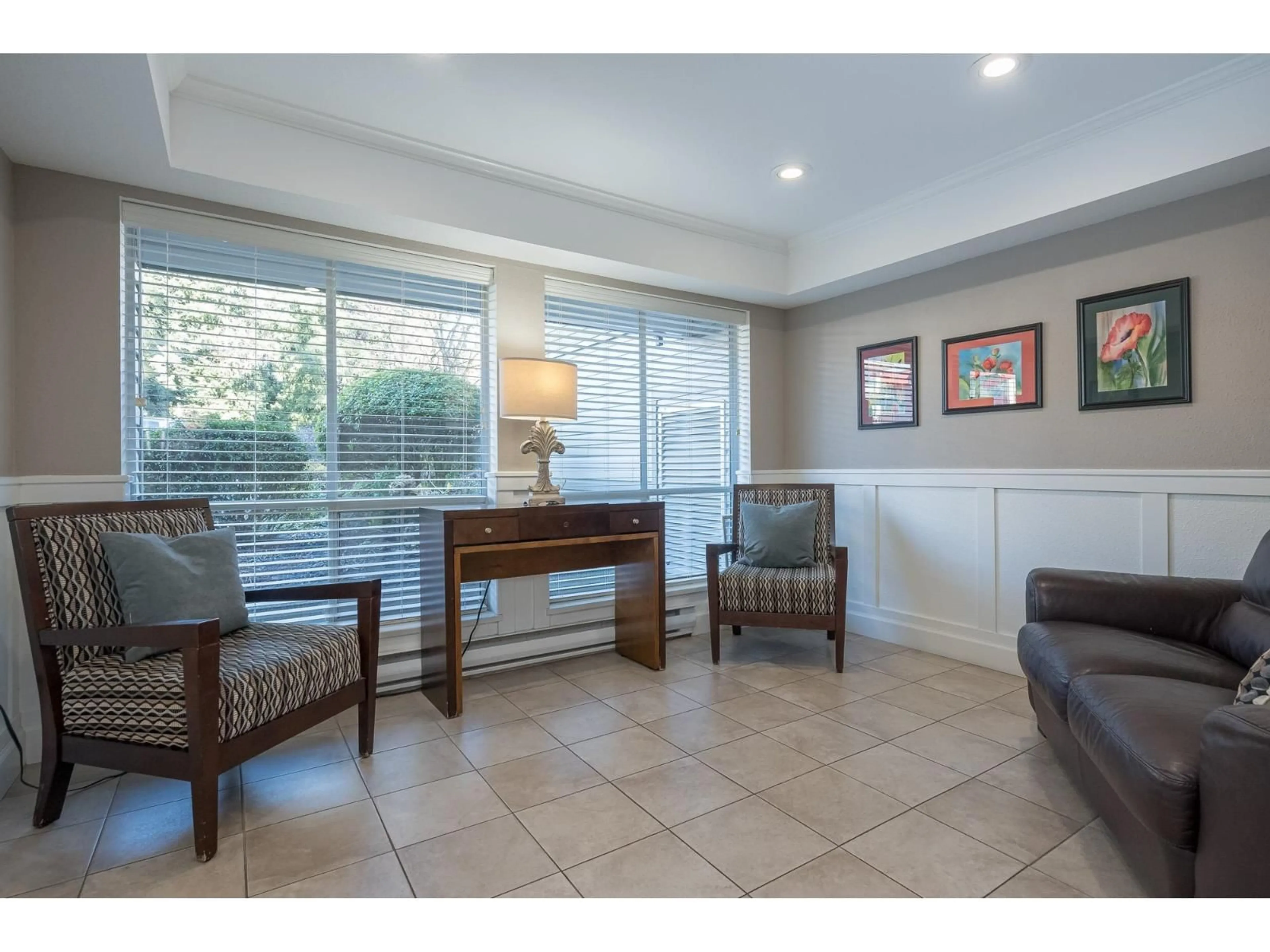 Unknown for 302 - 33280 BOURQUIN CRESCENT EAST, Abbotsford British Columbia V2S7K2