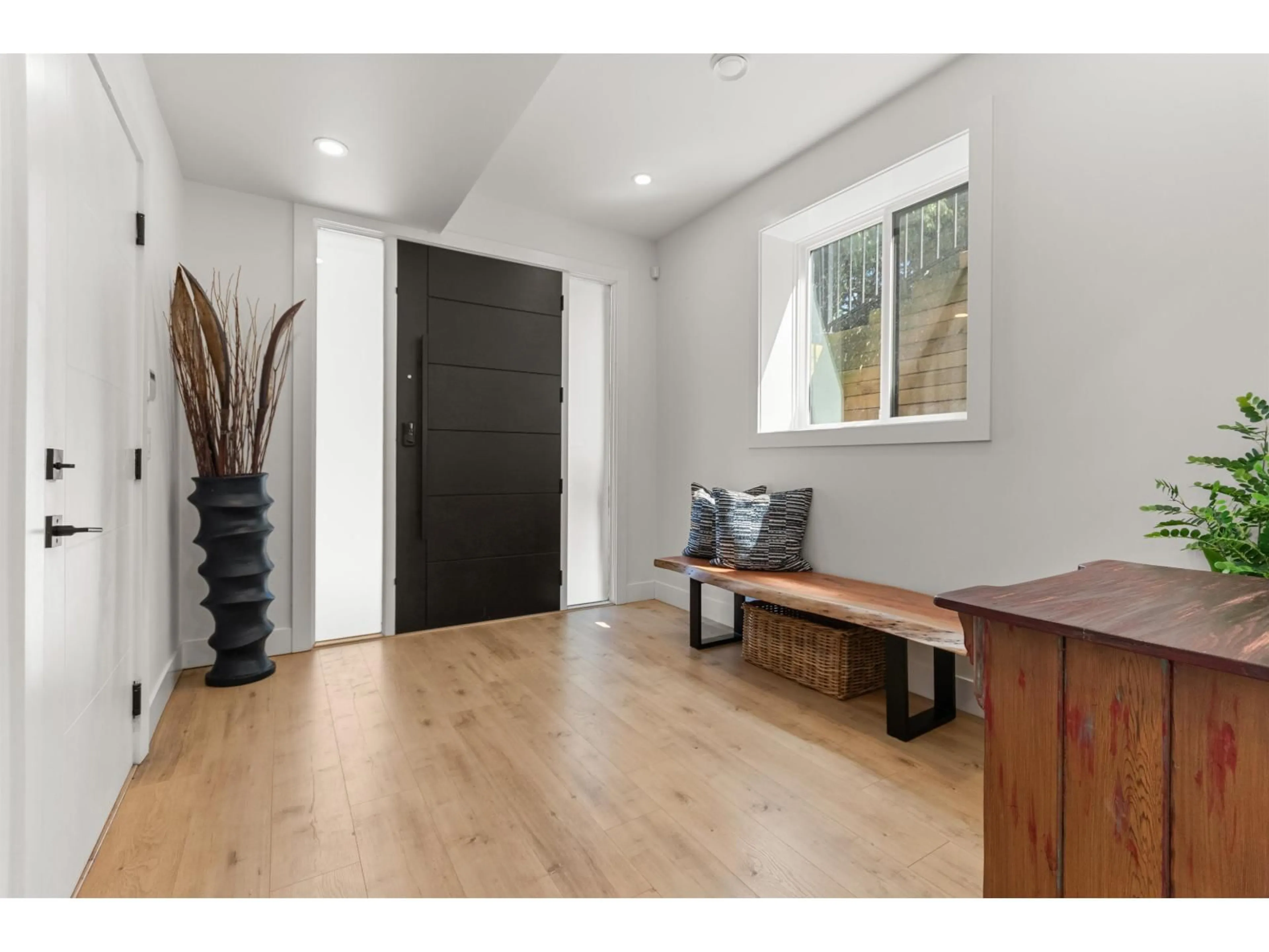Indoor entryway for 35 - 5248 GOLDSPRING PLACE, Chilliwack British Columbia V2R5S5