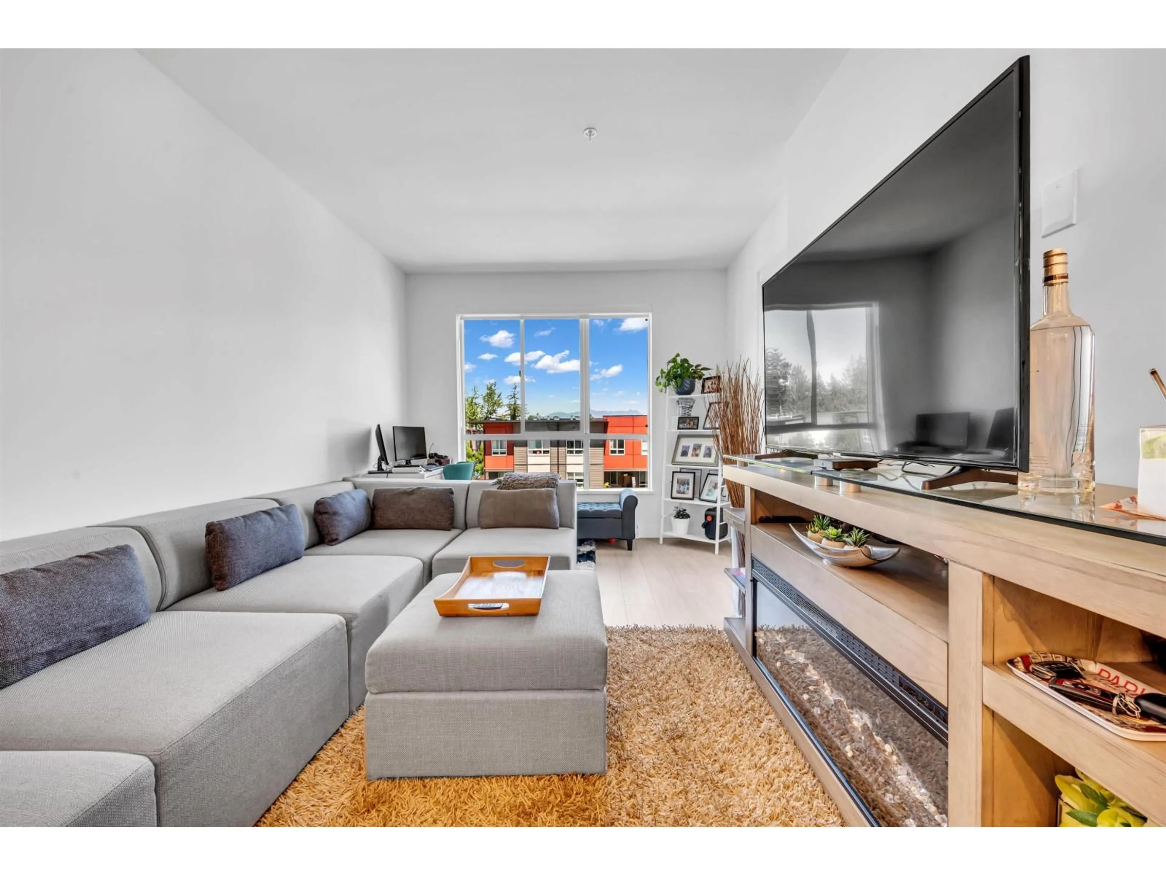 Living room with furniture, unknown for 319 - 18811 72 AVENUE, Surrey British Columbia V4N6W7