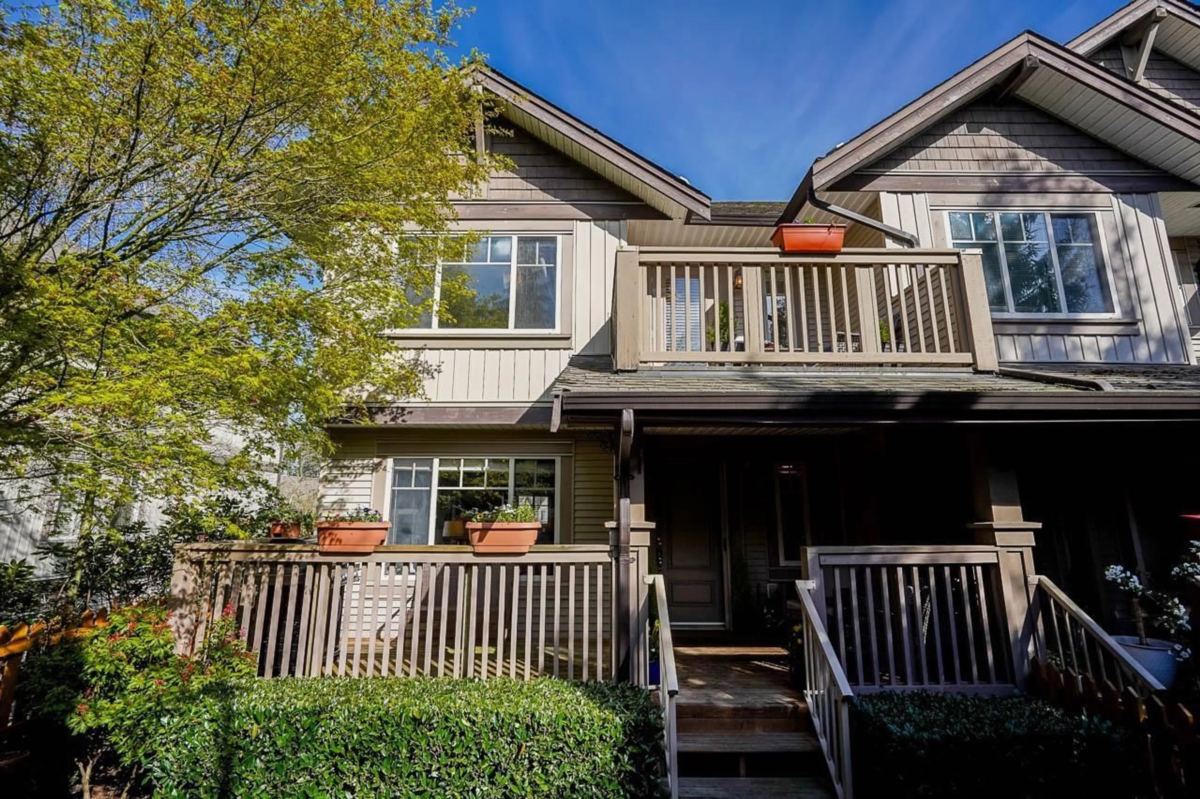 Home with vinyl exterior material, street for 4 - 6238 192 STREET, Surrey British Columbia V3S0S2