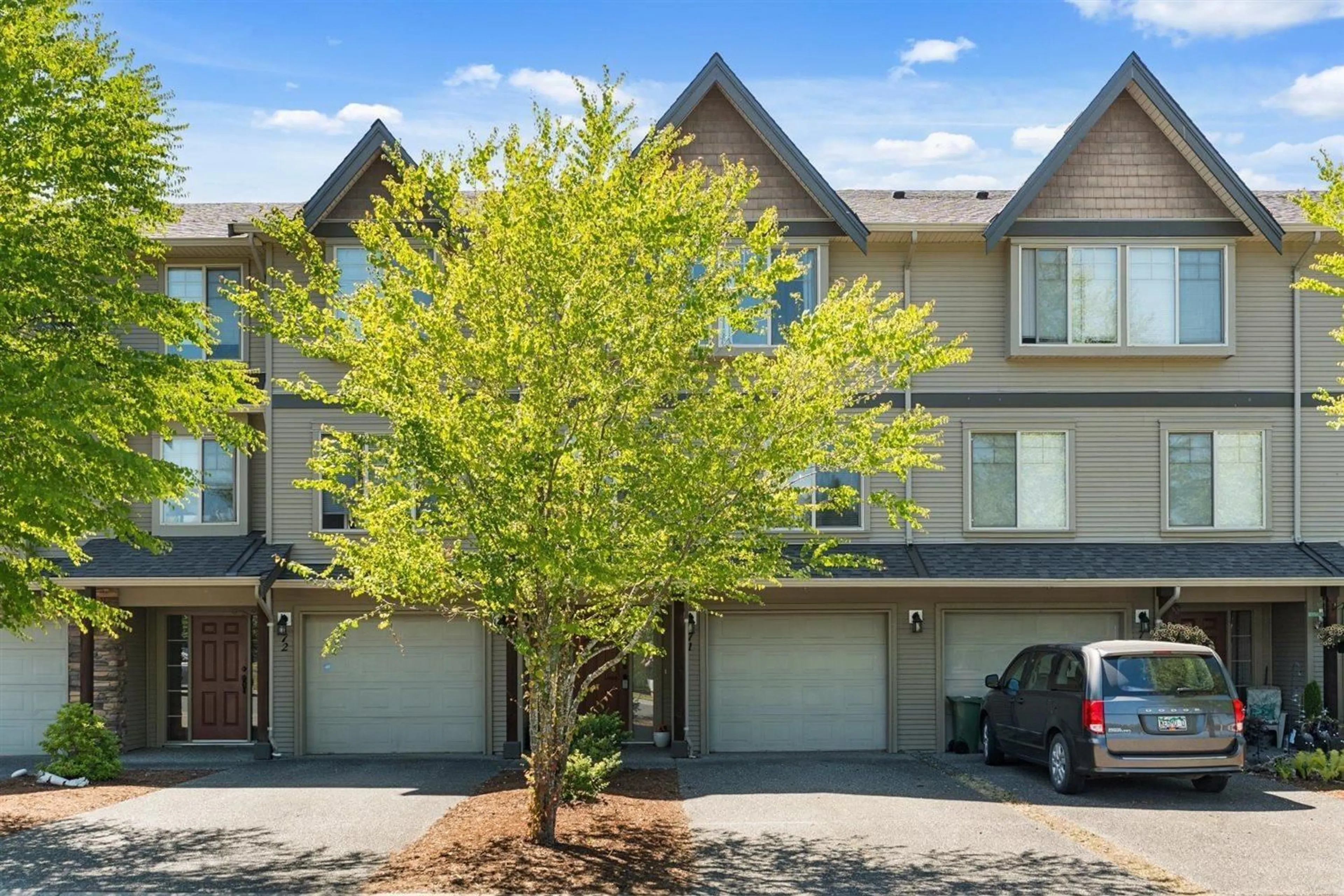 A pic from outside/outdoor area/front of a property/back of a property/a pic from drone, street for 71 - 5556 PEACH ROAD, Chilliwack British Columbia V2R5X4
