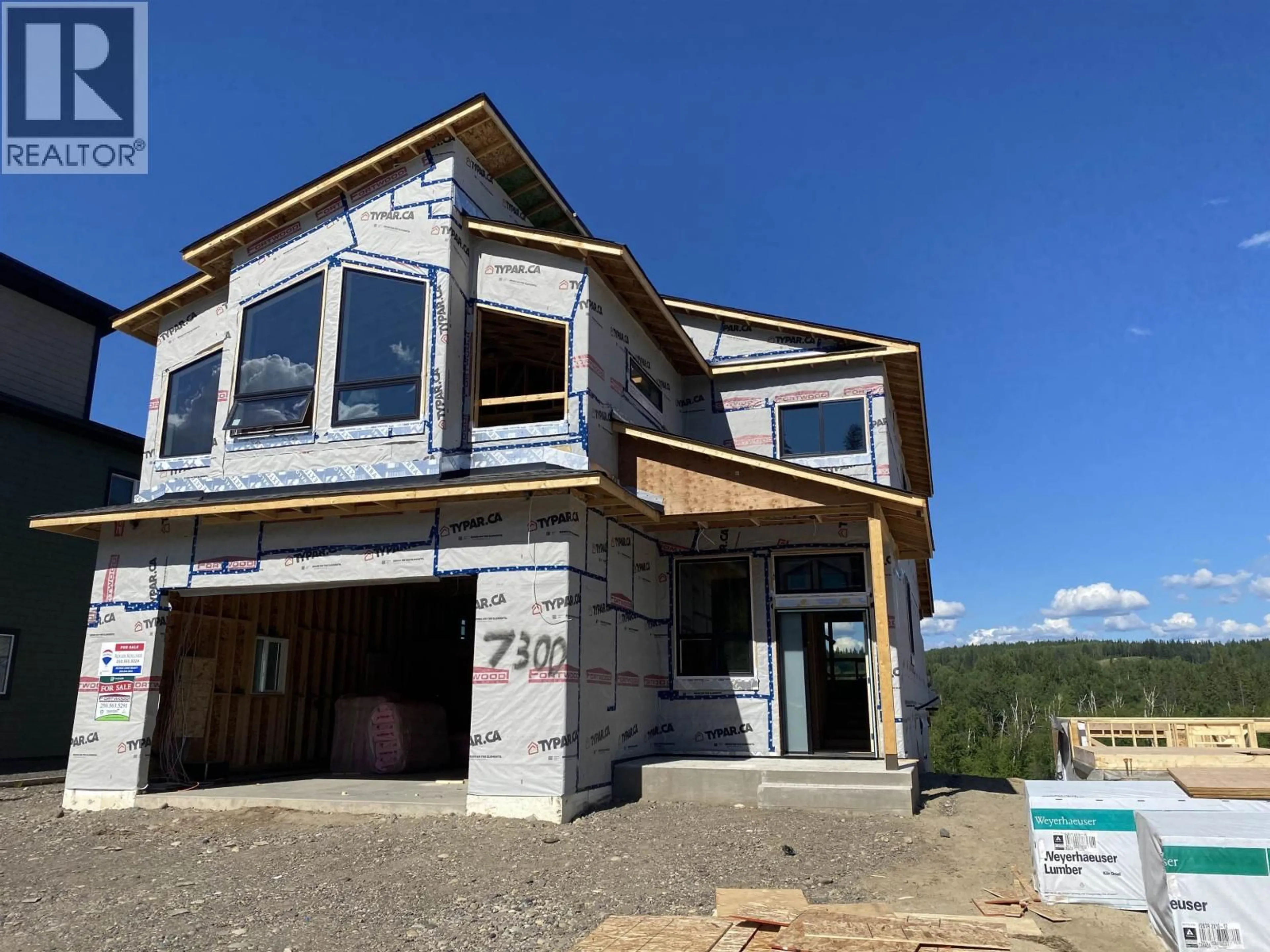 Home with vinyl exterior material, building for 7300 FOXRIDGE AVENUE, Prince George British Columbia V2N0H2