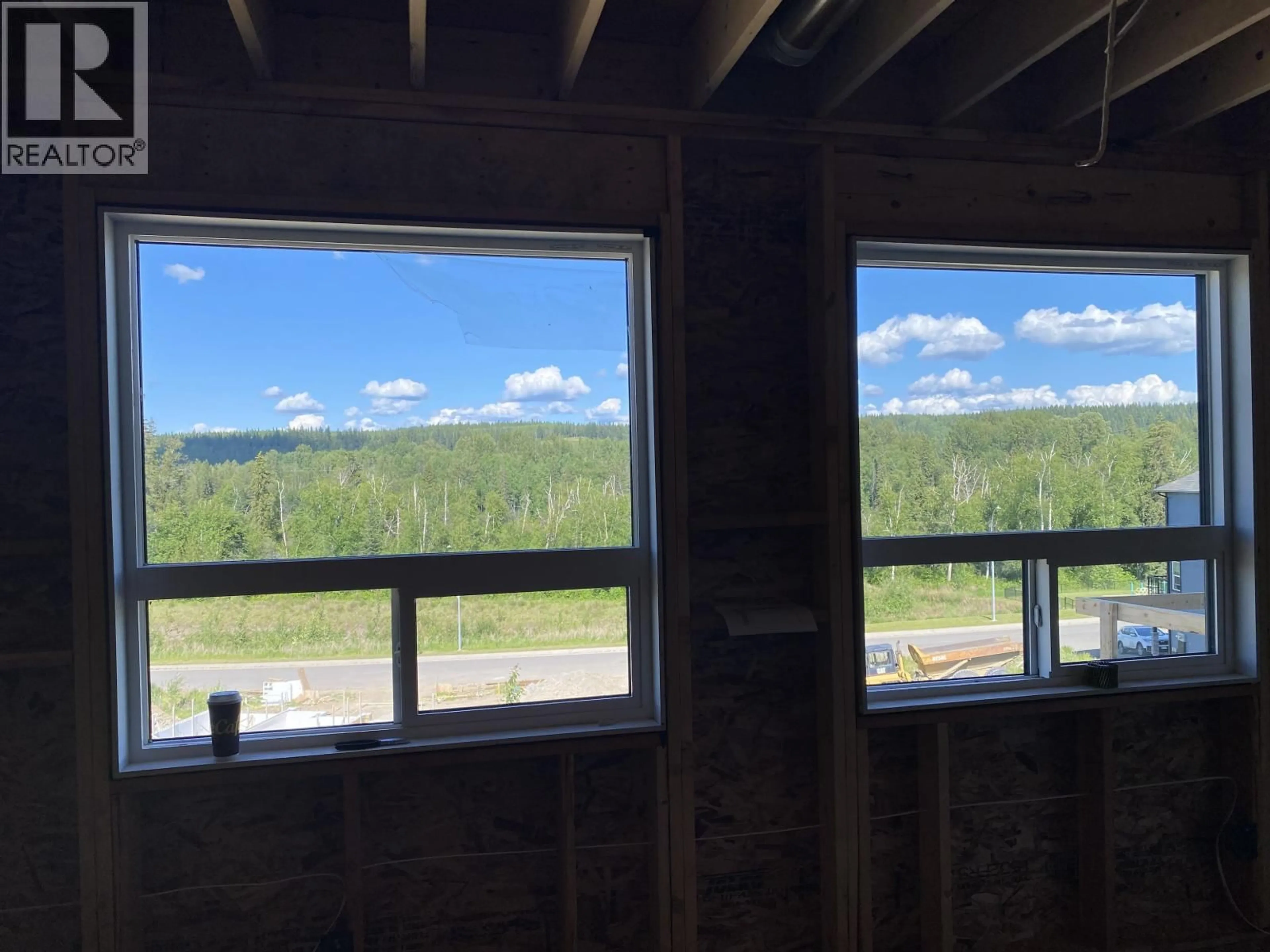 A pic of a room for 7300 FOXRIDGE AVENUE, Prince George British Columbia V2N0H2