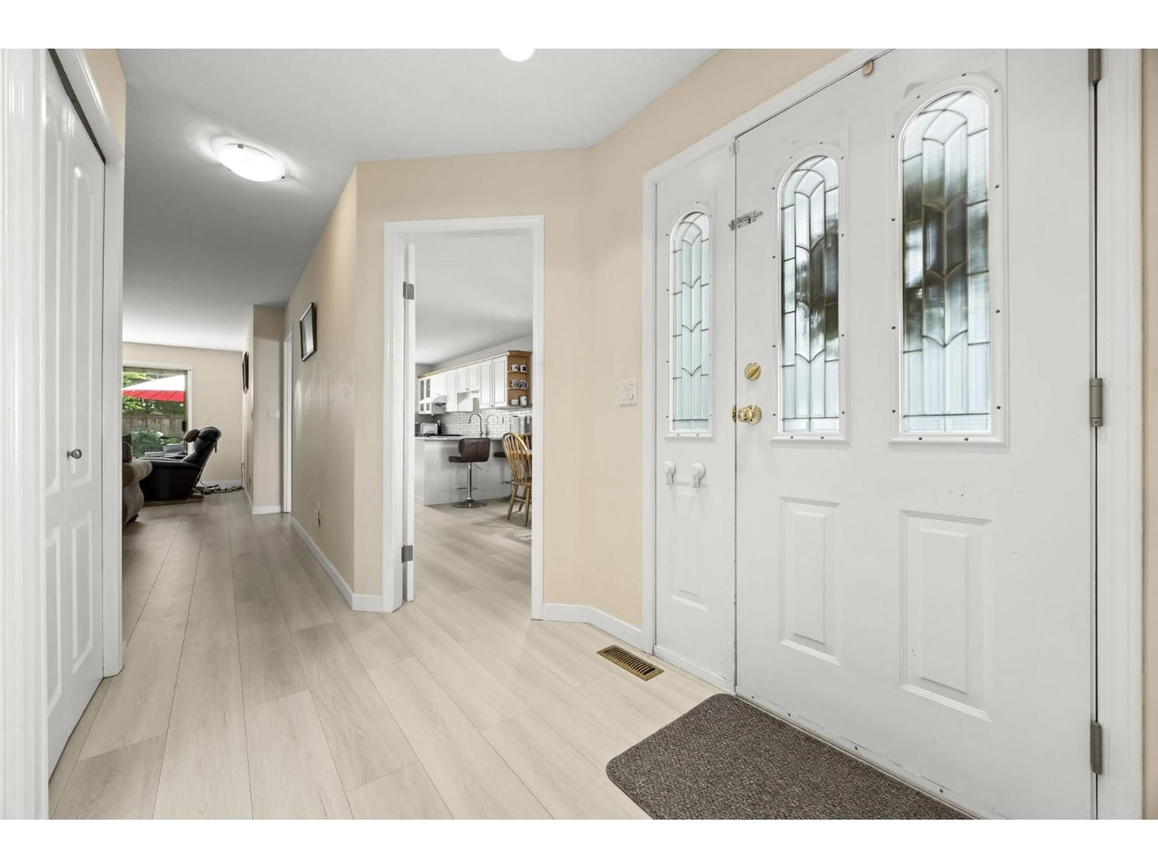 Indoor entryway for 30 - 15840 84 AVENUE, Surrey British Columbia V4N0W4