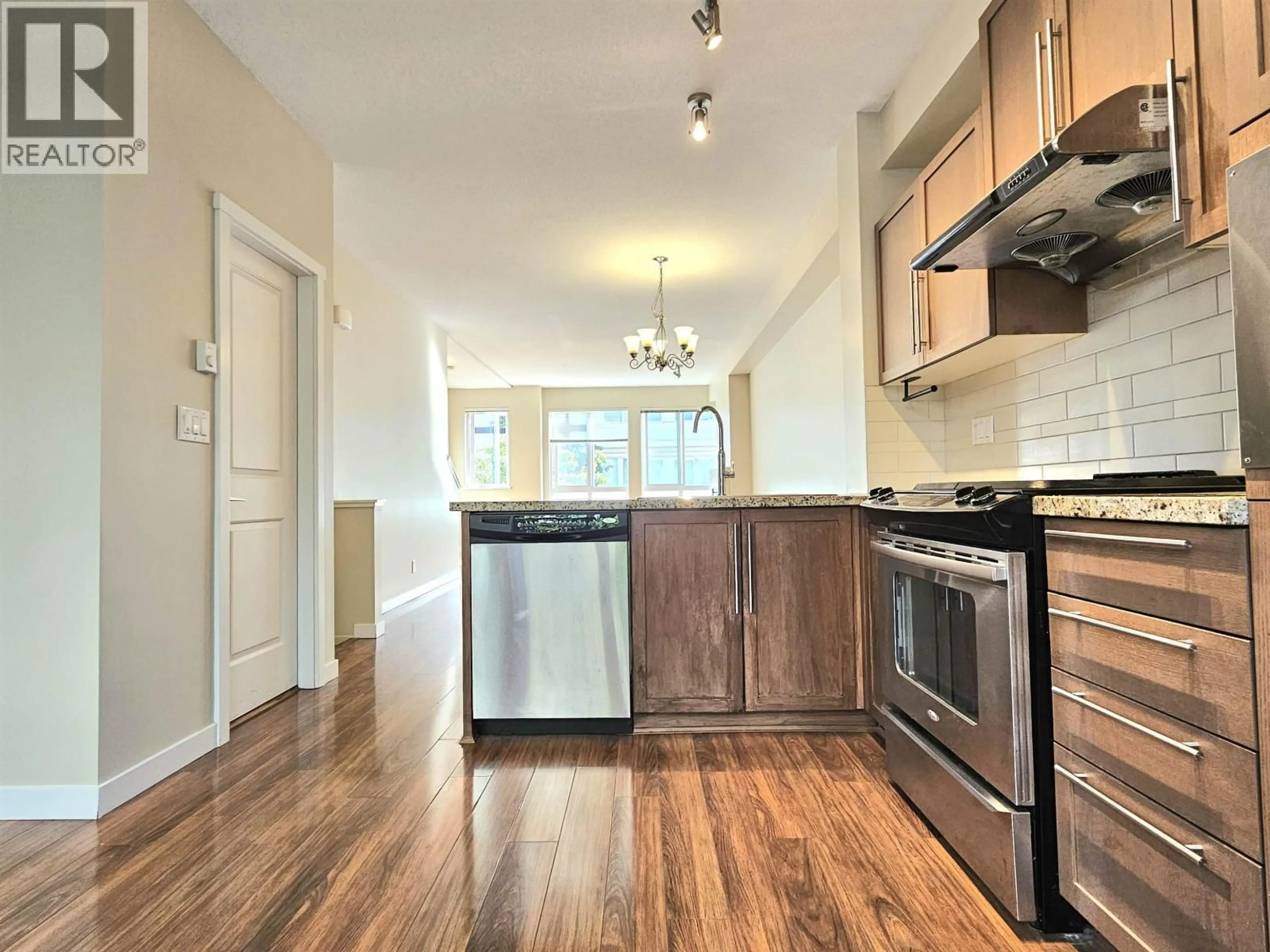 Open concept kitchen, wood/laminate floor for 97 - 1125 KENSAL PLACE, Coquitlam British Columbia V3B0G3